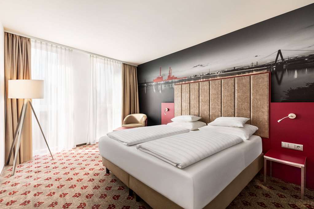 AMEDIA LINZ, TRADEMARK COLLECTION B-guestroom-Guest Room,On-Site.jpg