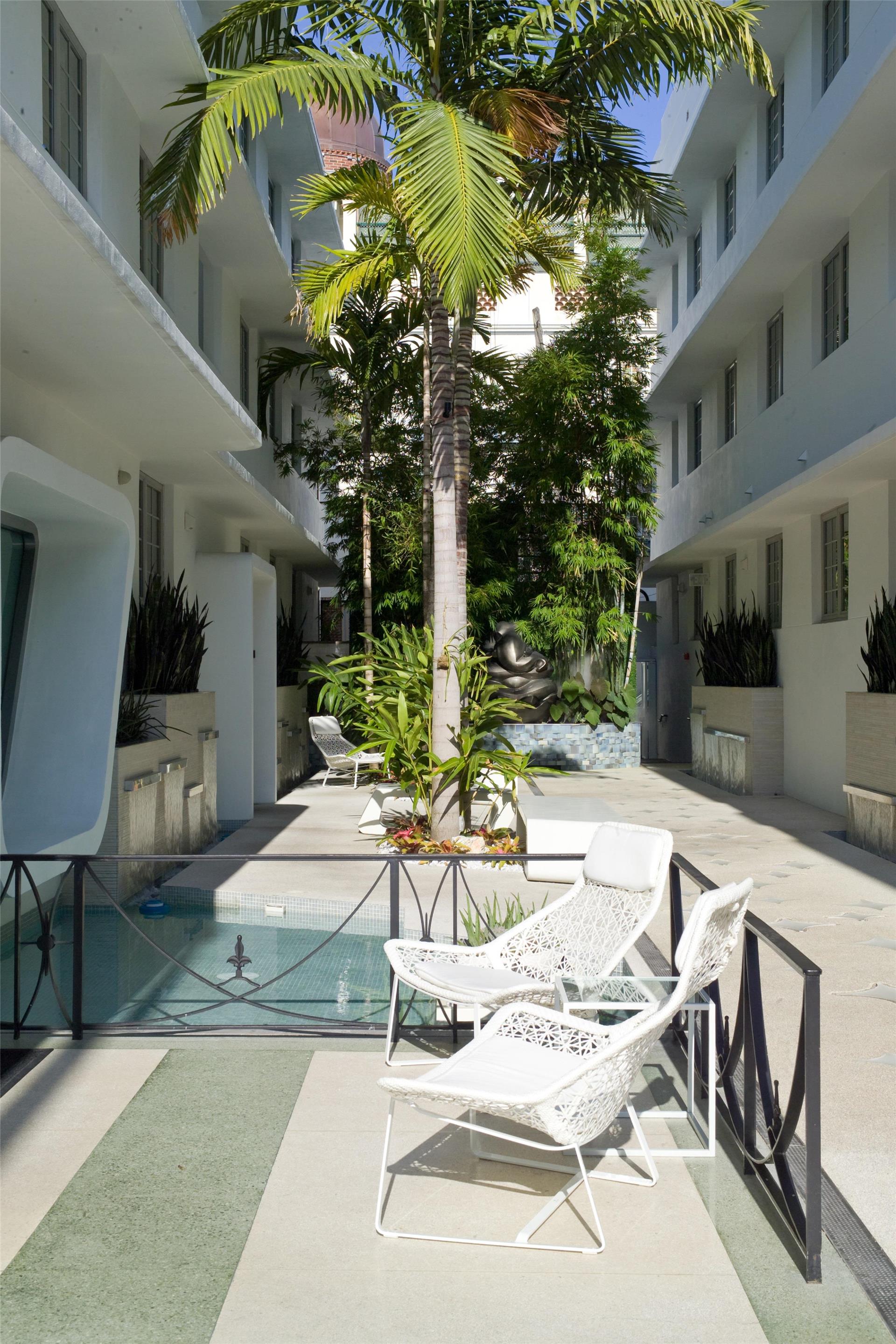 Patio Terrace | Dream South Beach
