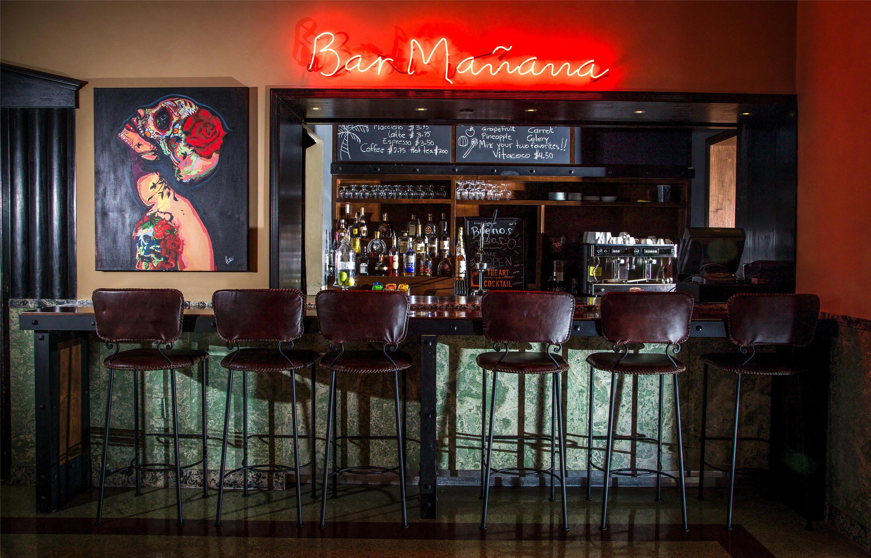 Bar Lounge | Dream South Beach