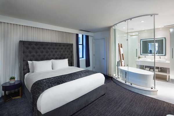 Suite - Dream Midtown Hotel New York