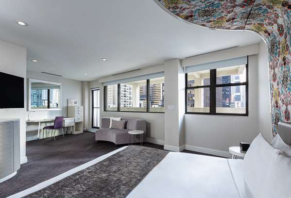 Suite - Dream Midtown Hotel New York