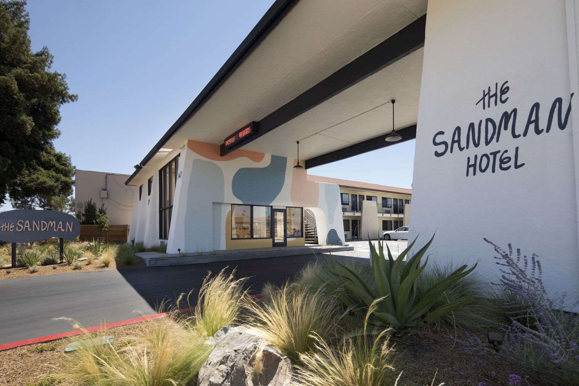 feebbeeced x | The Sandman Santa Rosa Sonoma, an Ascend Collection Hotel