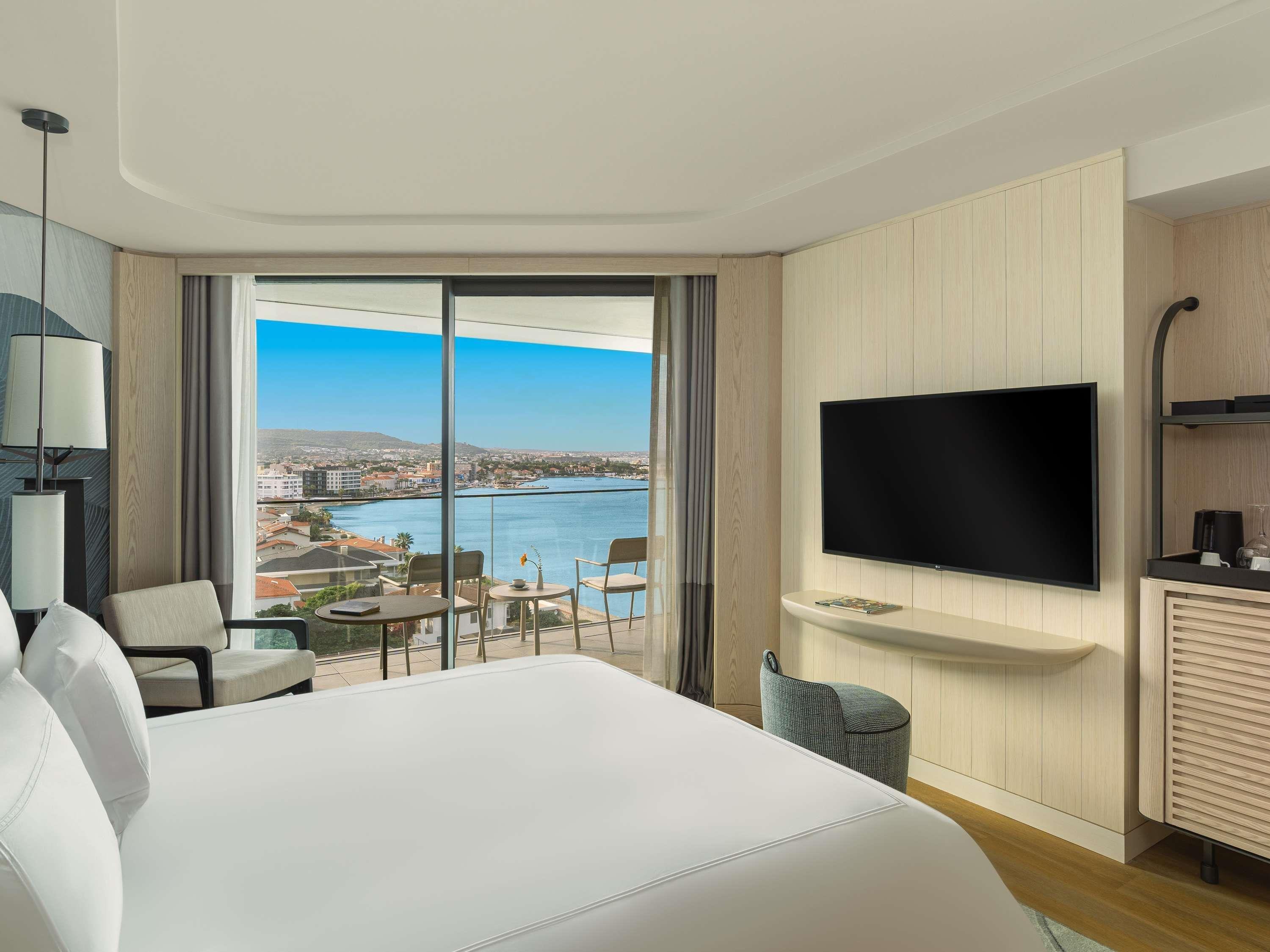 Swissotel Cesme - Tap to explore photos