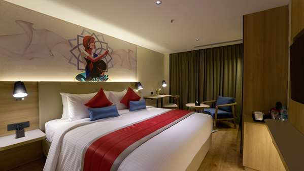 1 King Bed, Non-Smoking, Superior Room, Smart Tv, Mini Bar, Coffee And Tea Maker, Full Breakfast