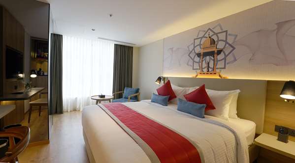 1 King Bed, Non-Smoking, Superior Room, Smart Tv, Mini Bar, Coffee And Tea Maker, Full Breakfast