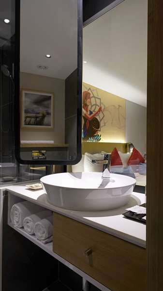 1 King Bed, Non-Smoking, Deluxe Room, Smart Tv, Kitchenette, Mini Bar, Coffee And Tea Maker, Full Breakfast