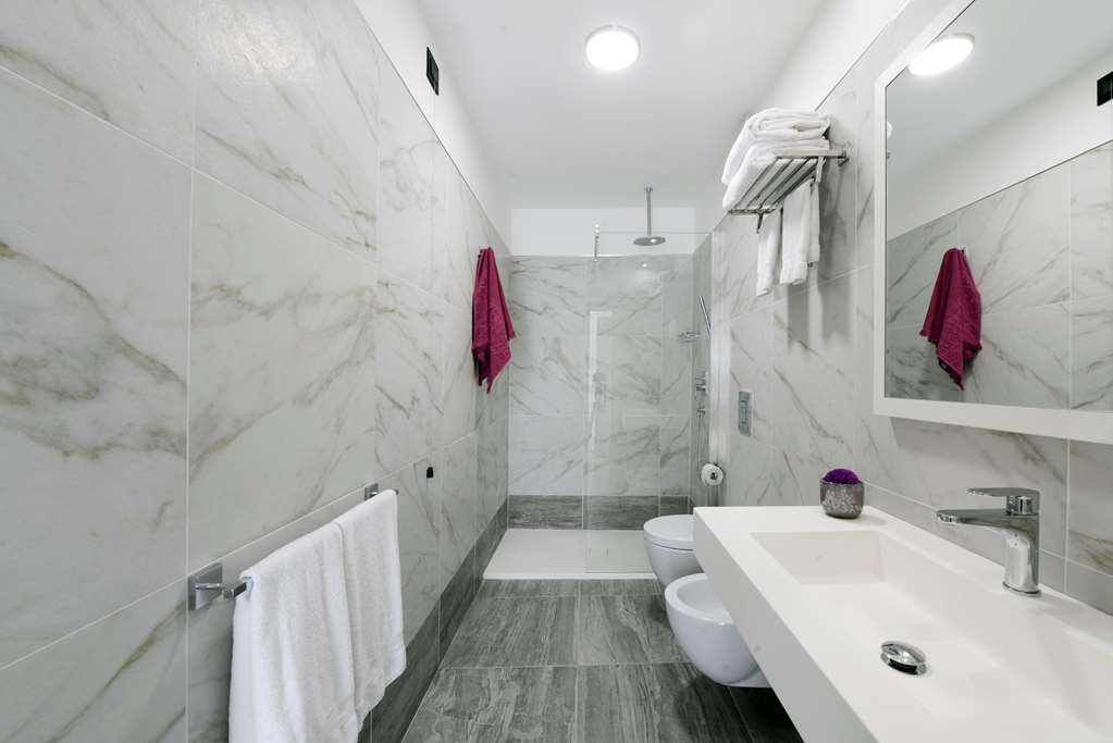 Best Western Hotel Principe di Lampedusa-guestroom-Guest Room,Bathroom,On-Site.jpg