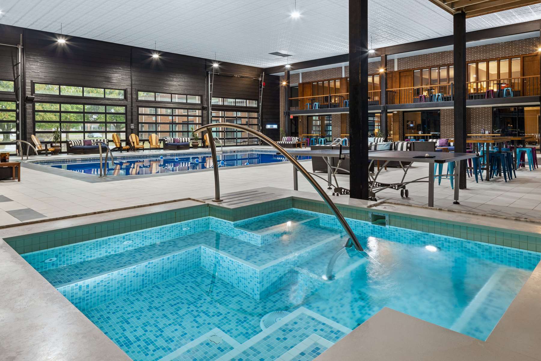 The Highlander Hotel - Pool - Iowa City