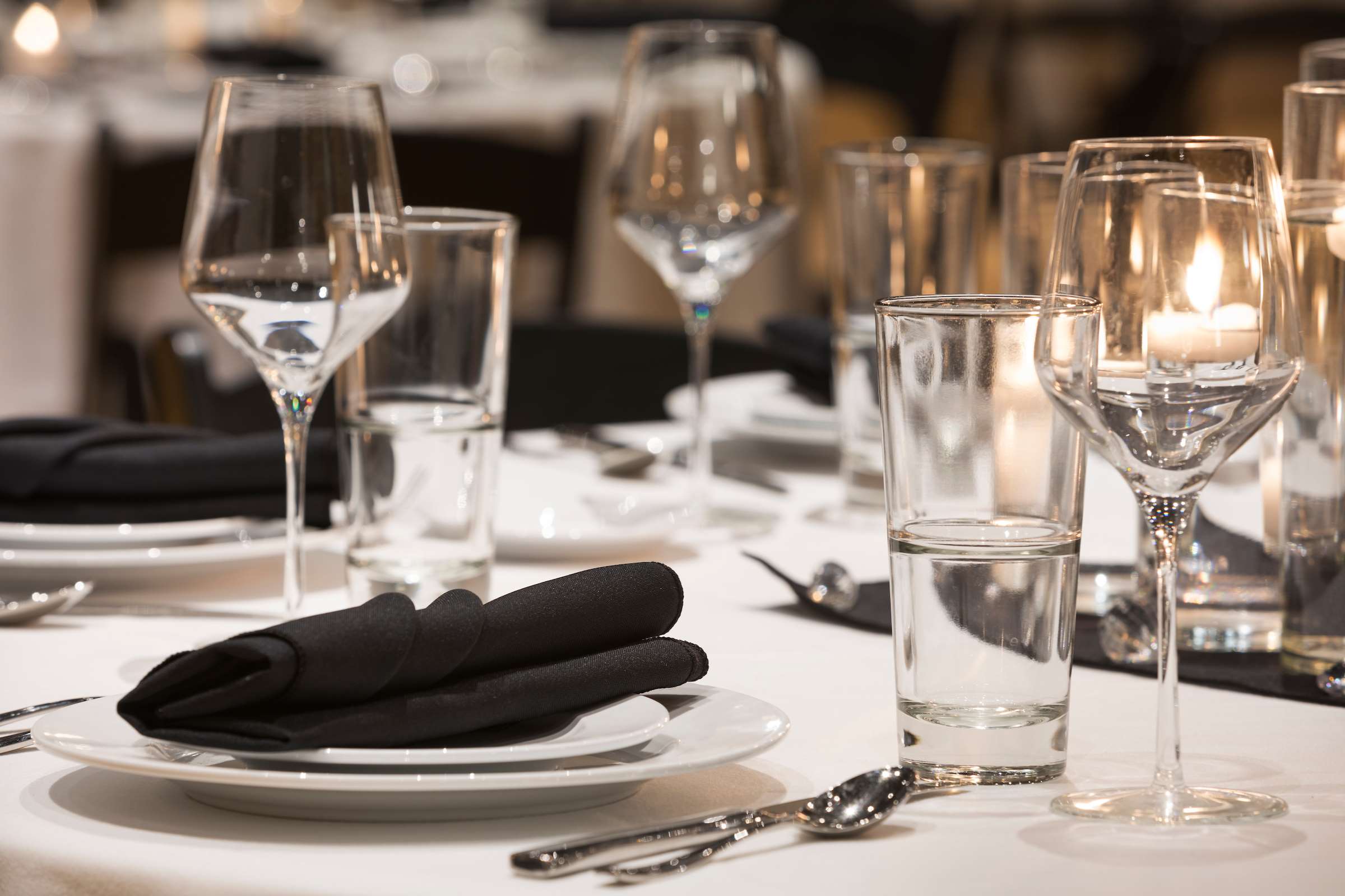 Wedding set up_Hotel Grinnell at Iowa | Hotel Grinnell