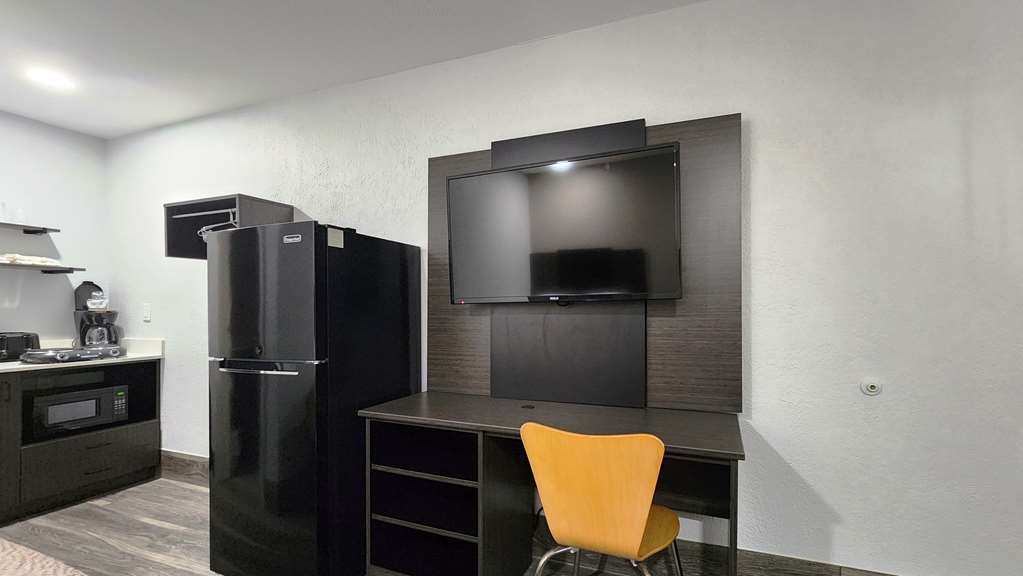 STUDIO 6 GALVESTON, TX-guestroom-Guest Room,Guest Room Amenity,On-Site.jpg