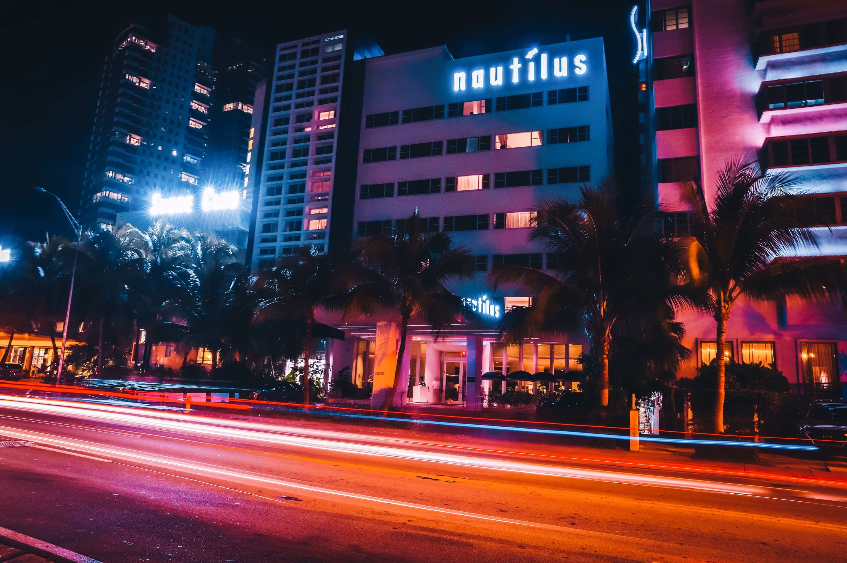SHR NautilusMiamiBeach Exterior Night
