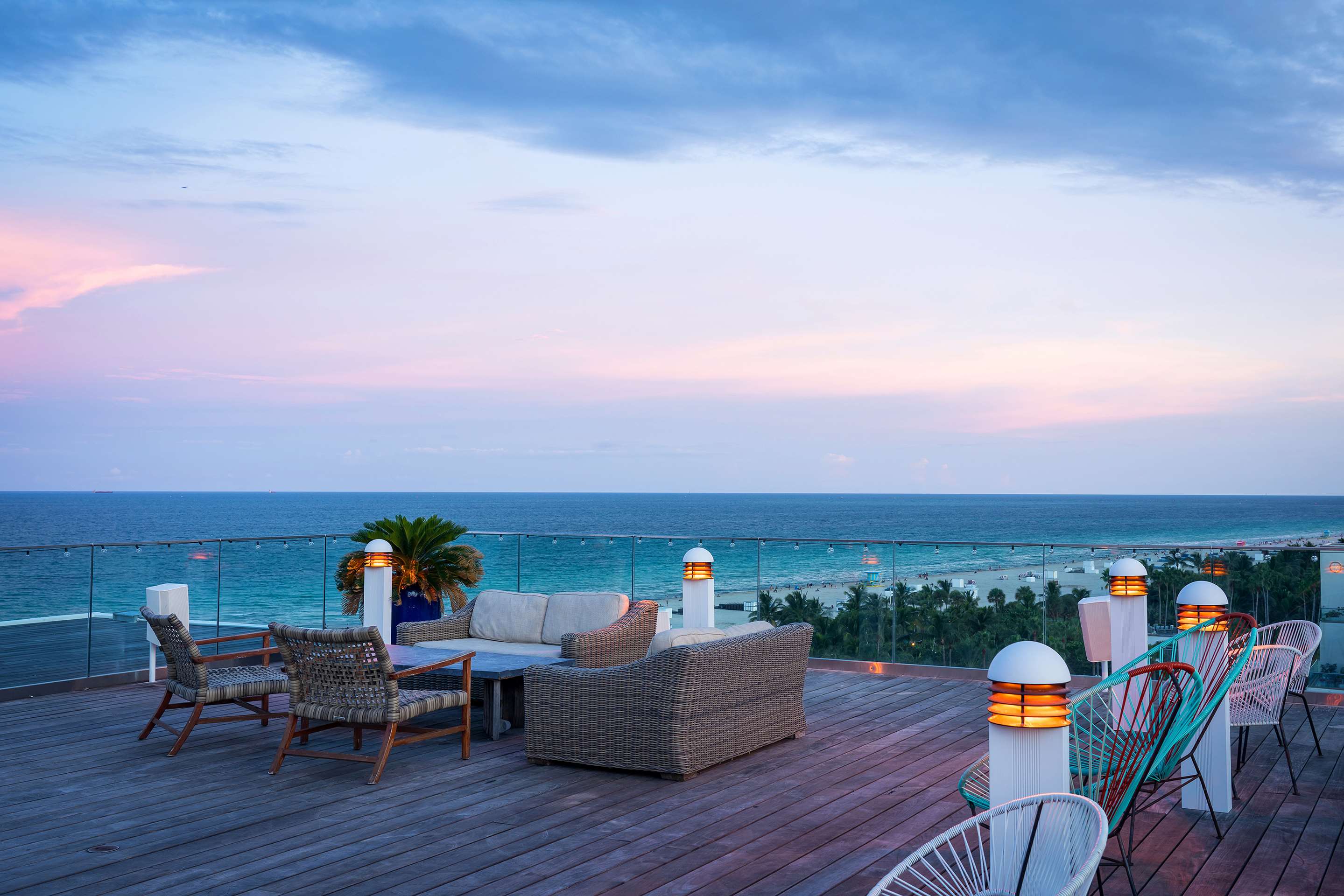 SHR NautilusMiamiBeach Exterior OceanTerrace