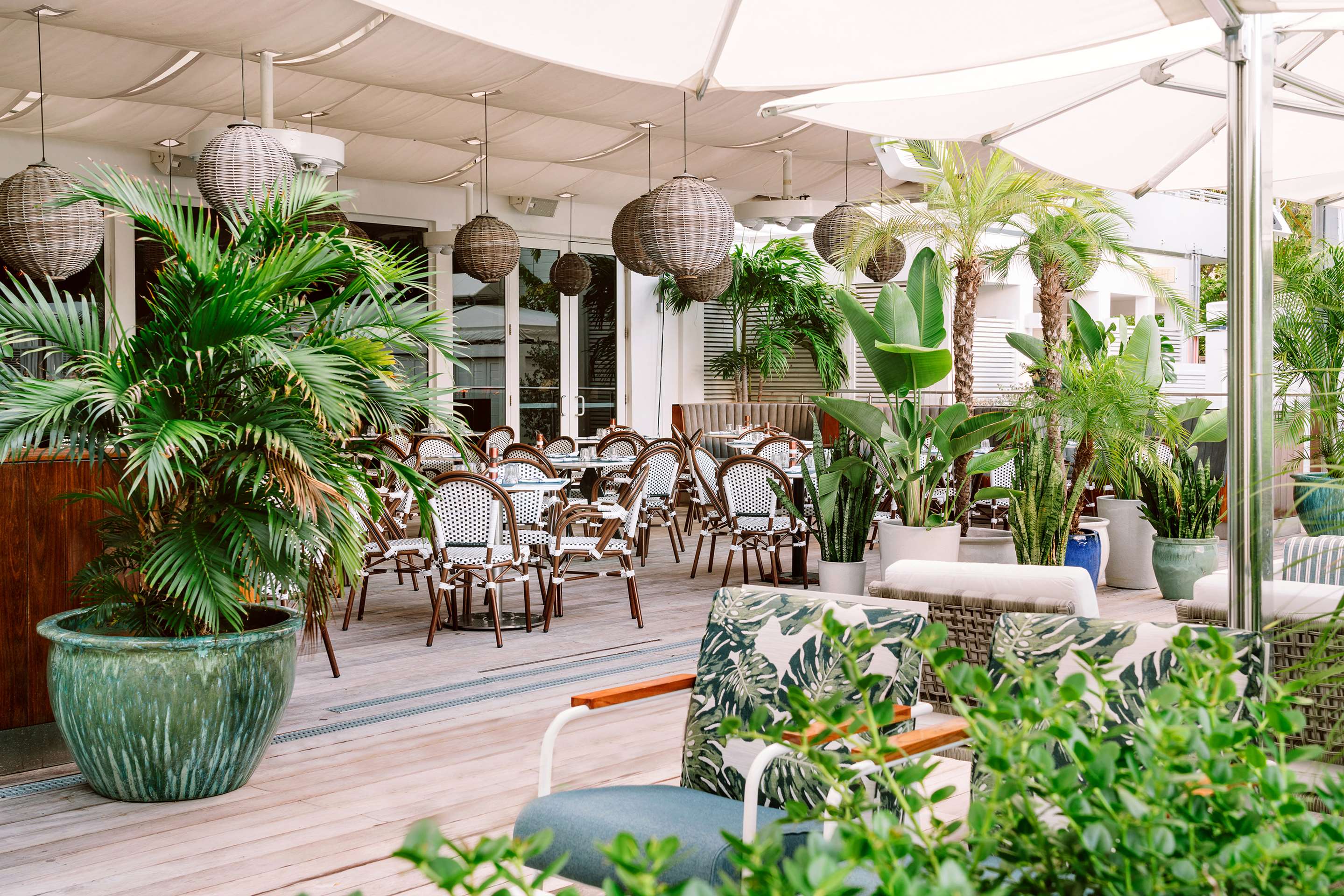 SHR NautilusMiamiBeach Dining RestaurantOutdoors