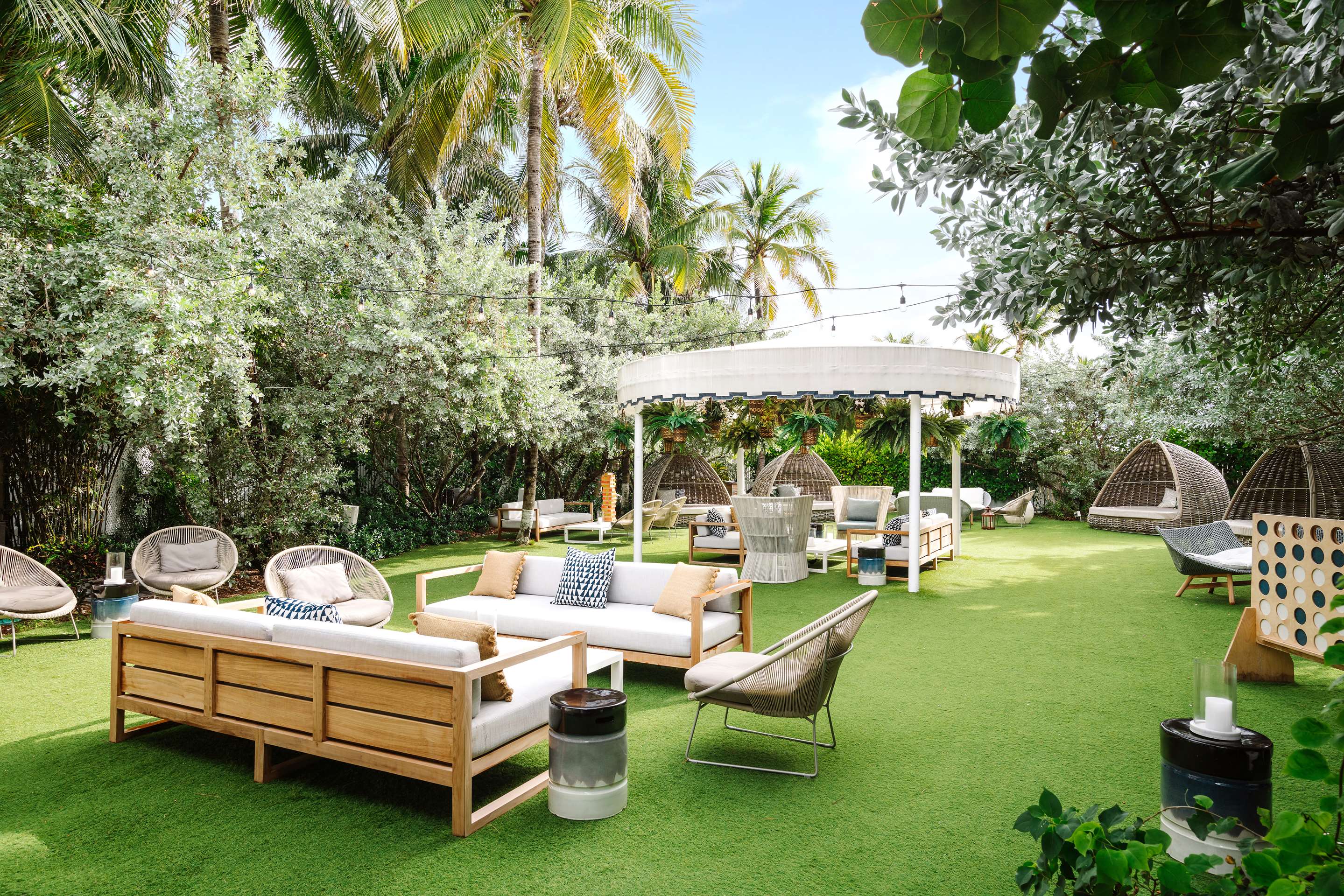 SHR NautilusMiamiBeach Backyard