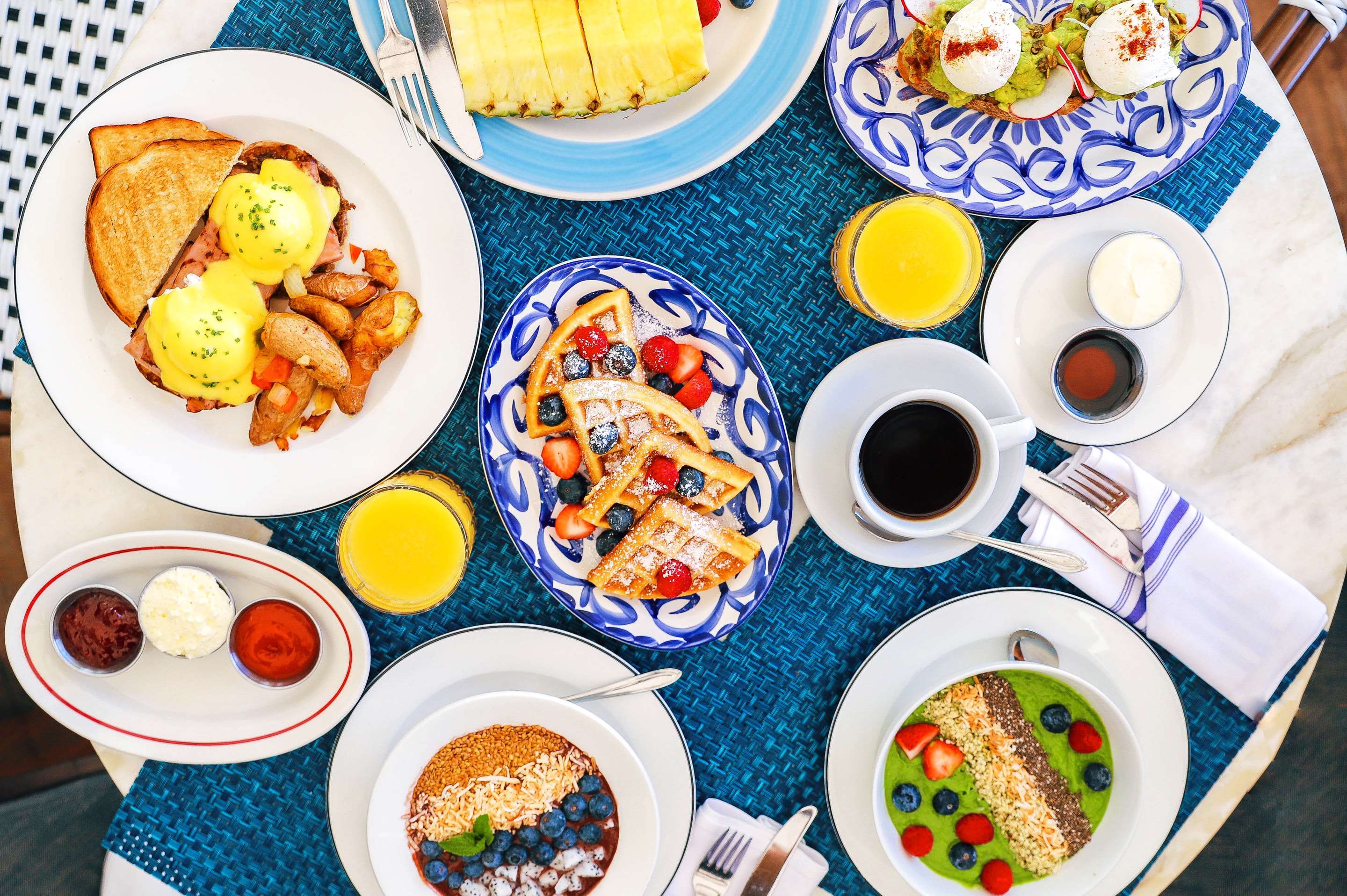 SHR NautilusMiamiBeach Dining CabanaClubBreakfastFullSpread
