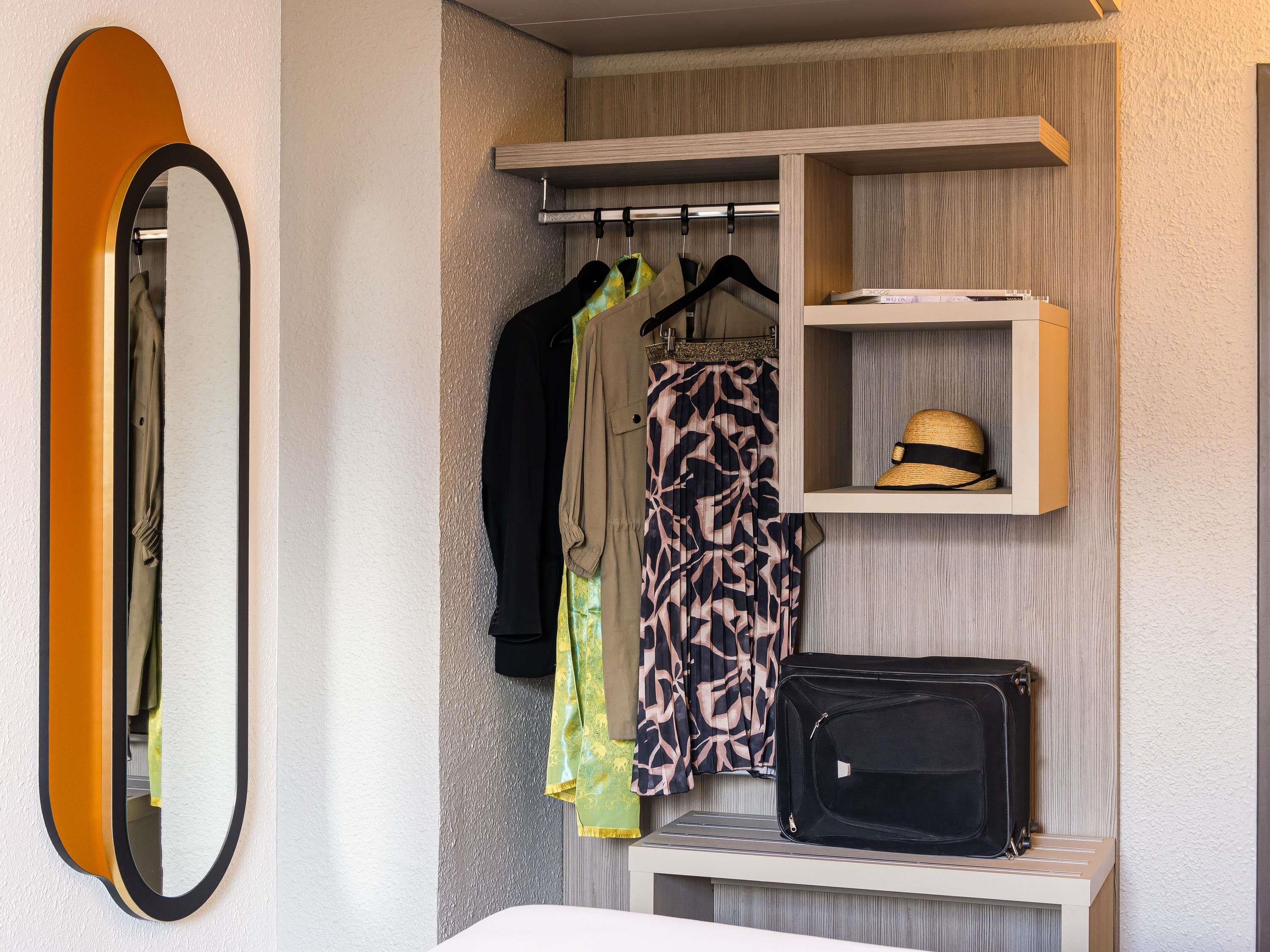 Ibis Styles Saint-Quentin - Tap to explore photos