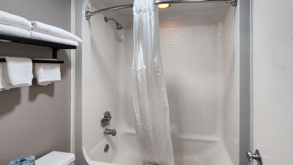 STUDIO 6 WEBSTER TX HOUSTON NASA LA-guestroom-Guest Room,Bathroom,On-Site.jpg