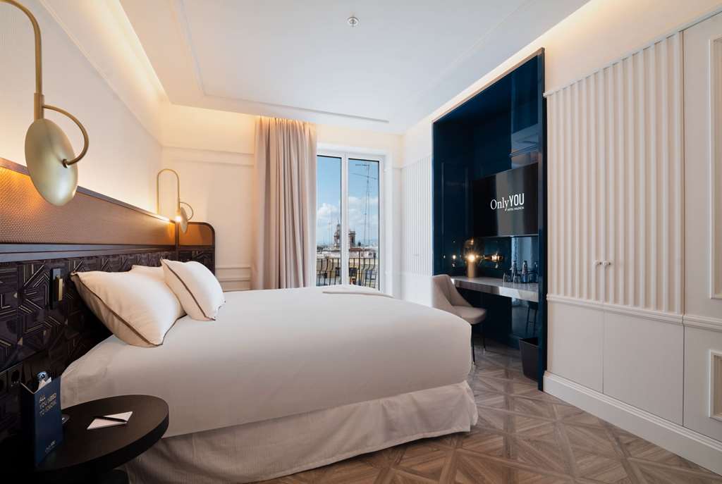 ONLY YOU HOTEL VALENCIA-guestroom-Guest Room,Suite,On-Site.jpg