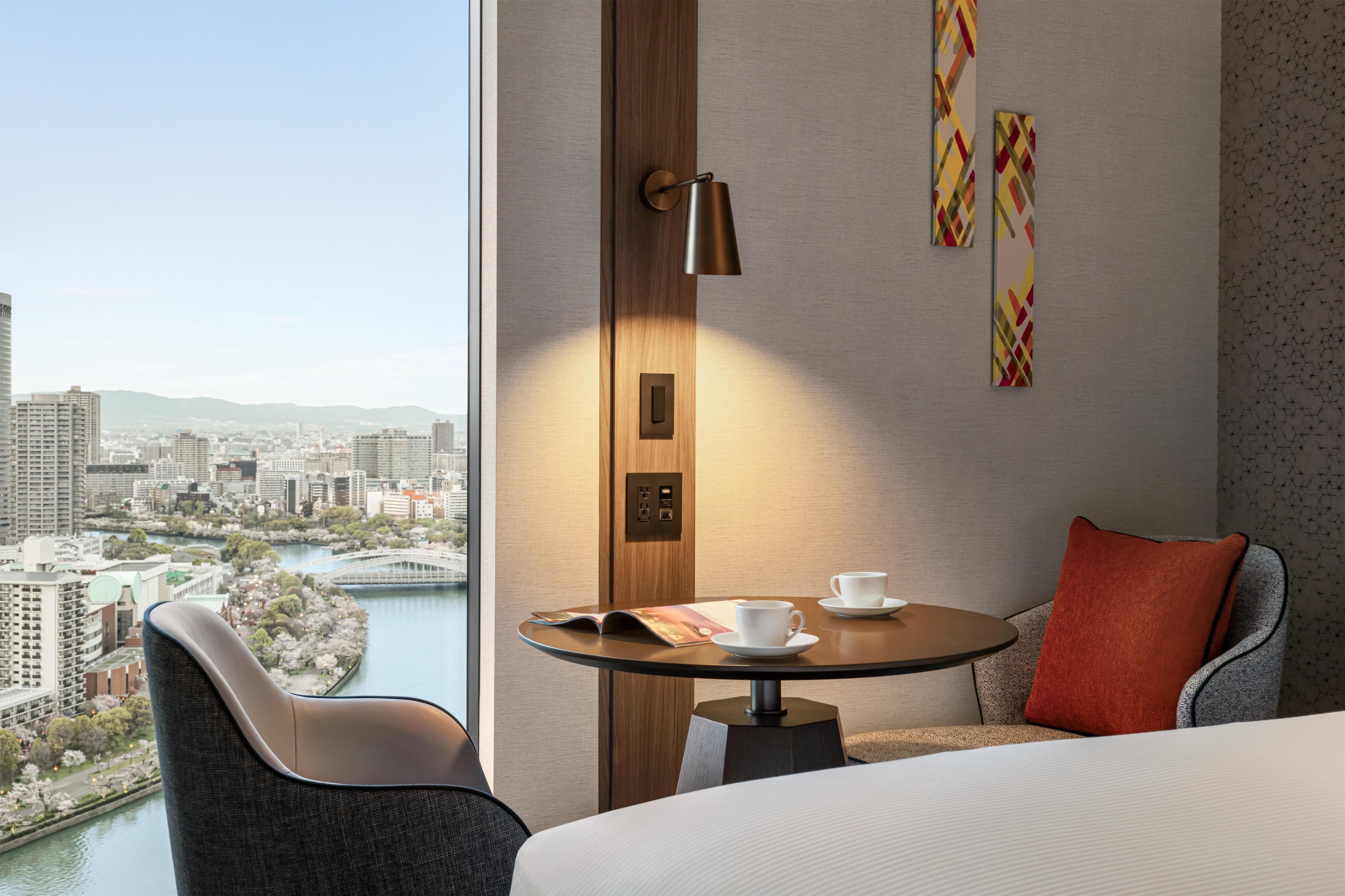 DoubleTree by Hilton Osaka Castle Room Type - KING EXECUTIVE RM RIVERV