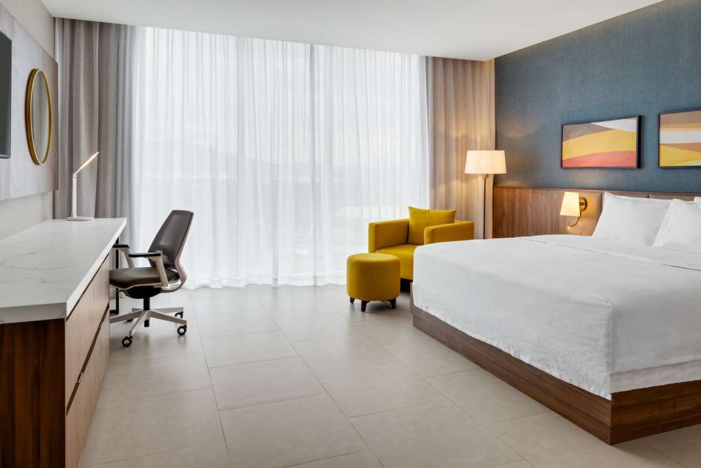 HILTON GARDEN INN SJO AIRPORT CM-guestroom-Guest Room,On-Site.jpg