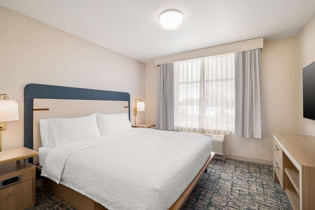 HOMEWOOD SUITES DENVER THORNTON-guestroom-Guest Room,On-Site.jpg