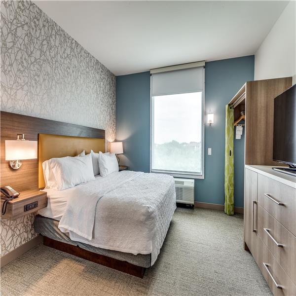 Guest Room,Bed,On-Site
