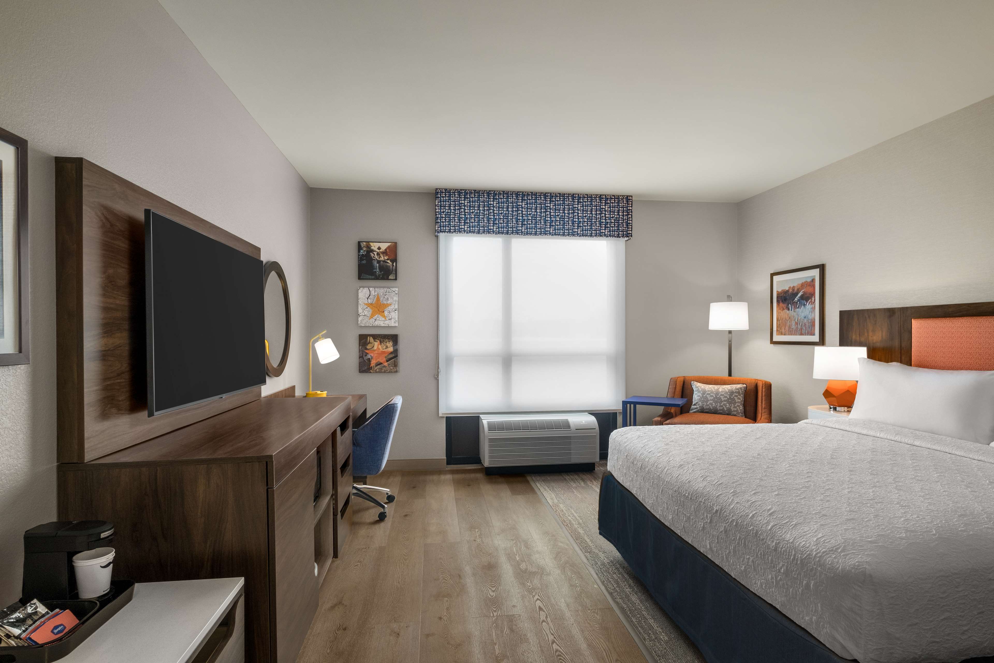 Hampton Inn by Hilton Austin East Side Room Type - 1 KNG HEARING ACC