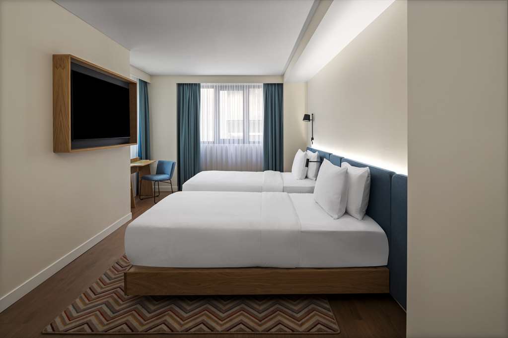 HAMPTON BY HILTON ISTANBUL SIRKECI-guestroom-Guest Room,On-Site.jpg