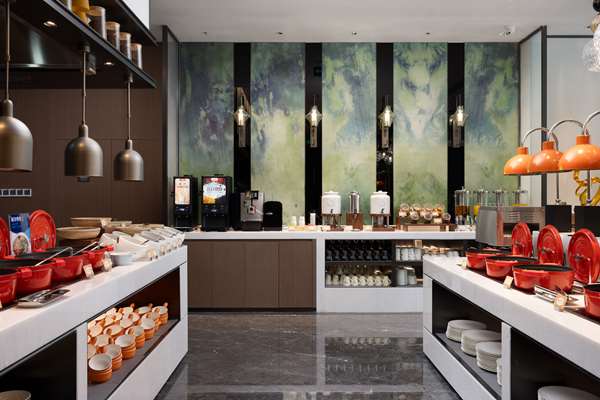 Dining,Dining Area,Restaurant,On-Site