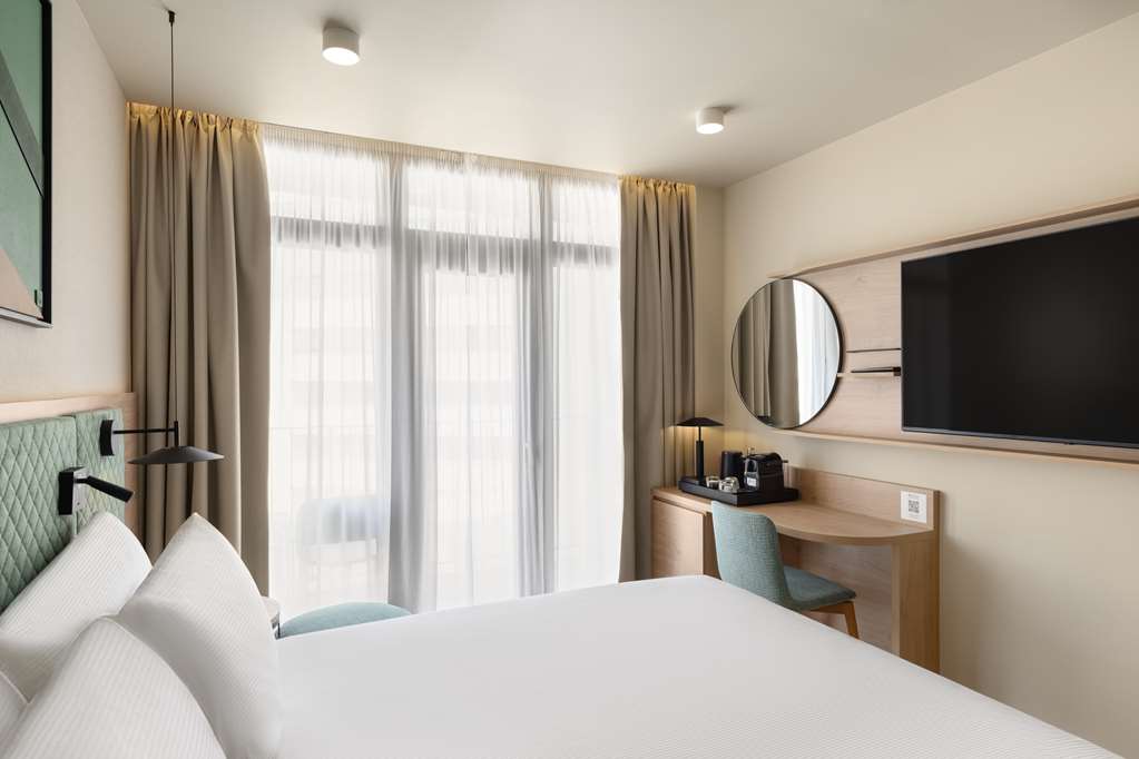 Hilton Garden Inn Debrecen City Centre - Tap to explore photos