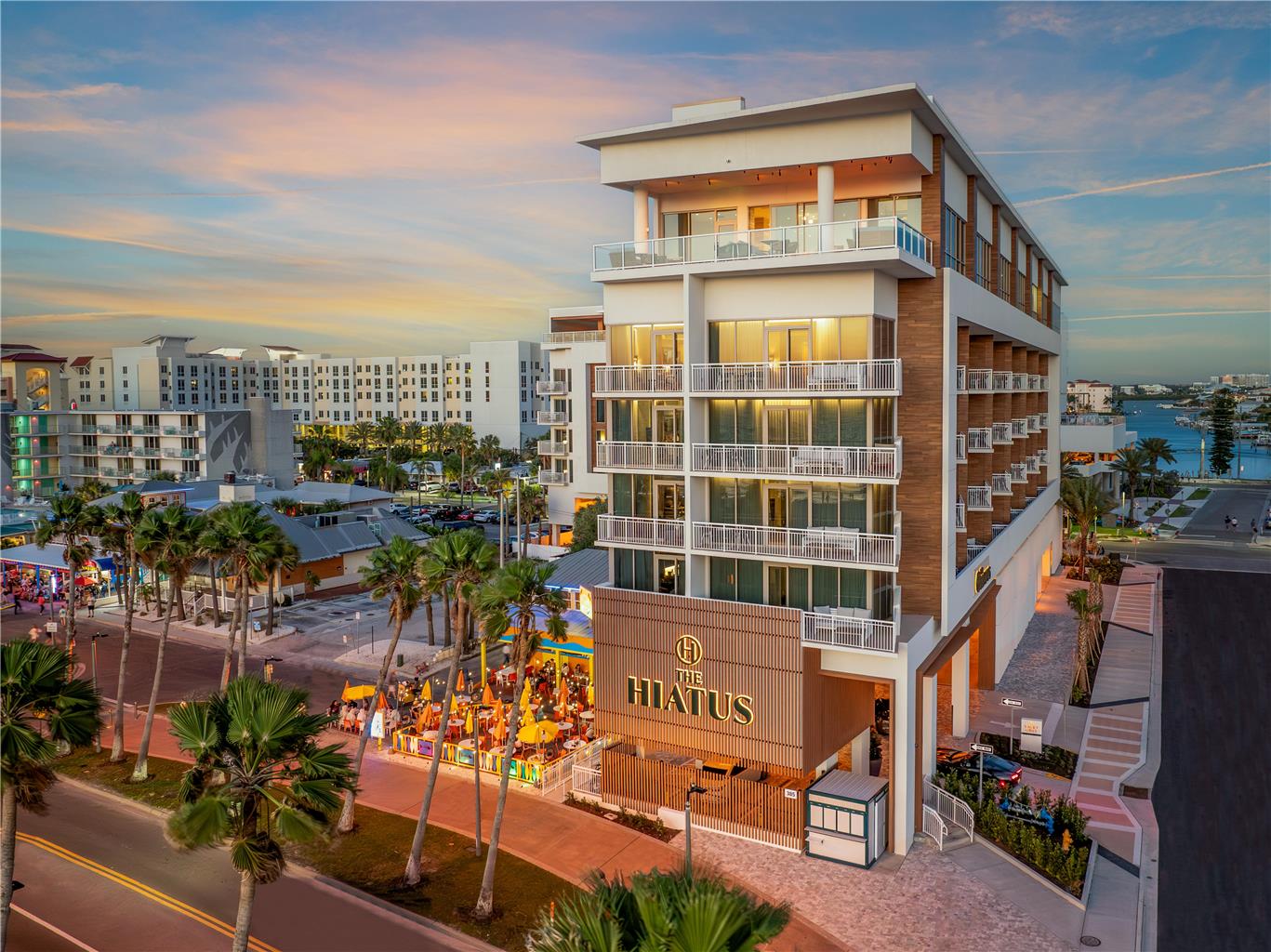 Hiatus Clearwater Beach-Curio Collection