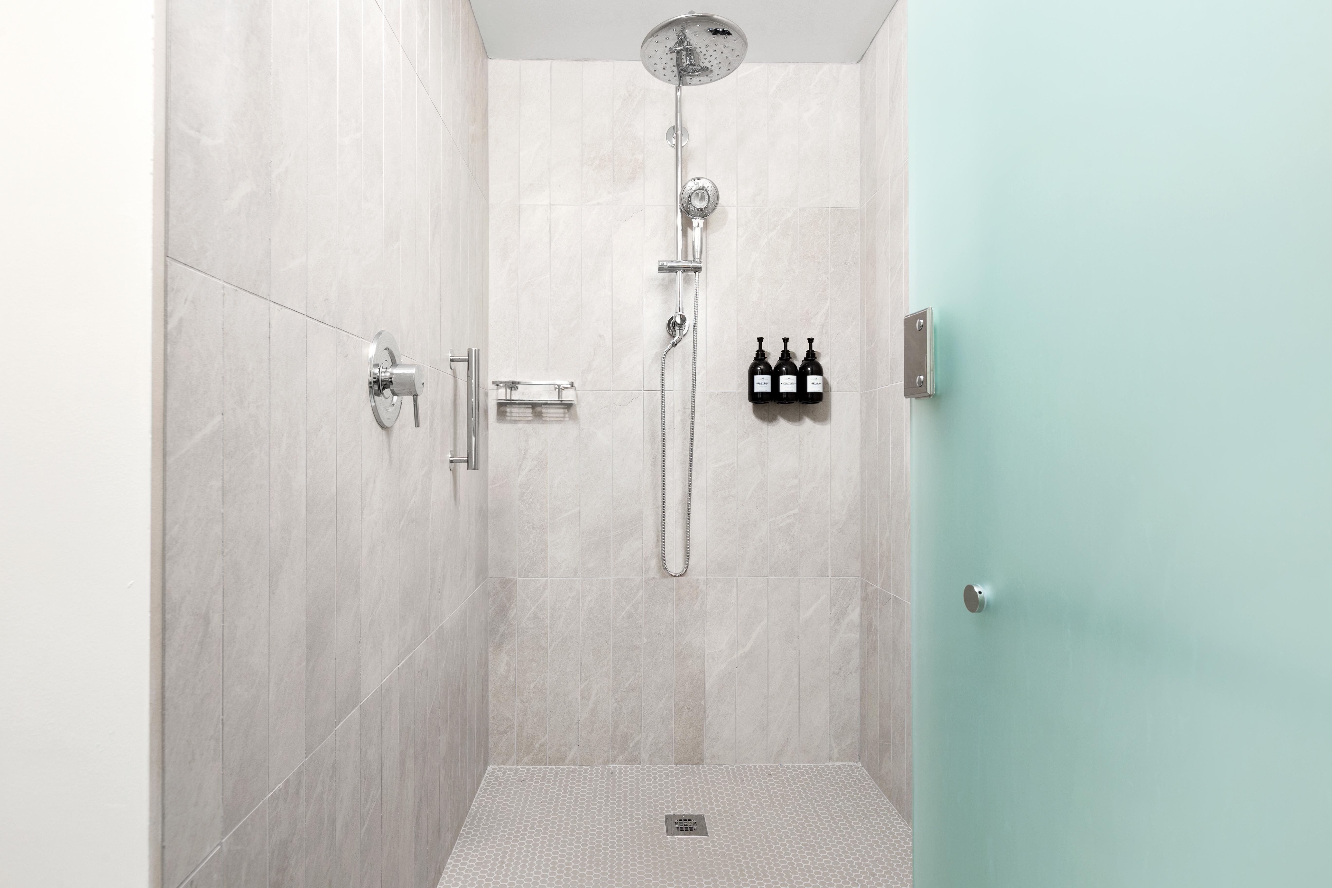 The Hiatus Clearwater Beach, Curio Collection by Hilton Room Type - 2QN PART OCNVW BALC SOFABD