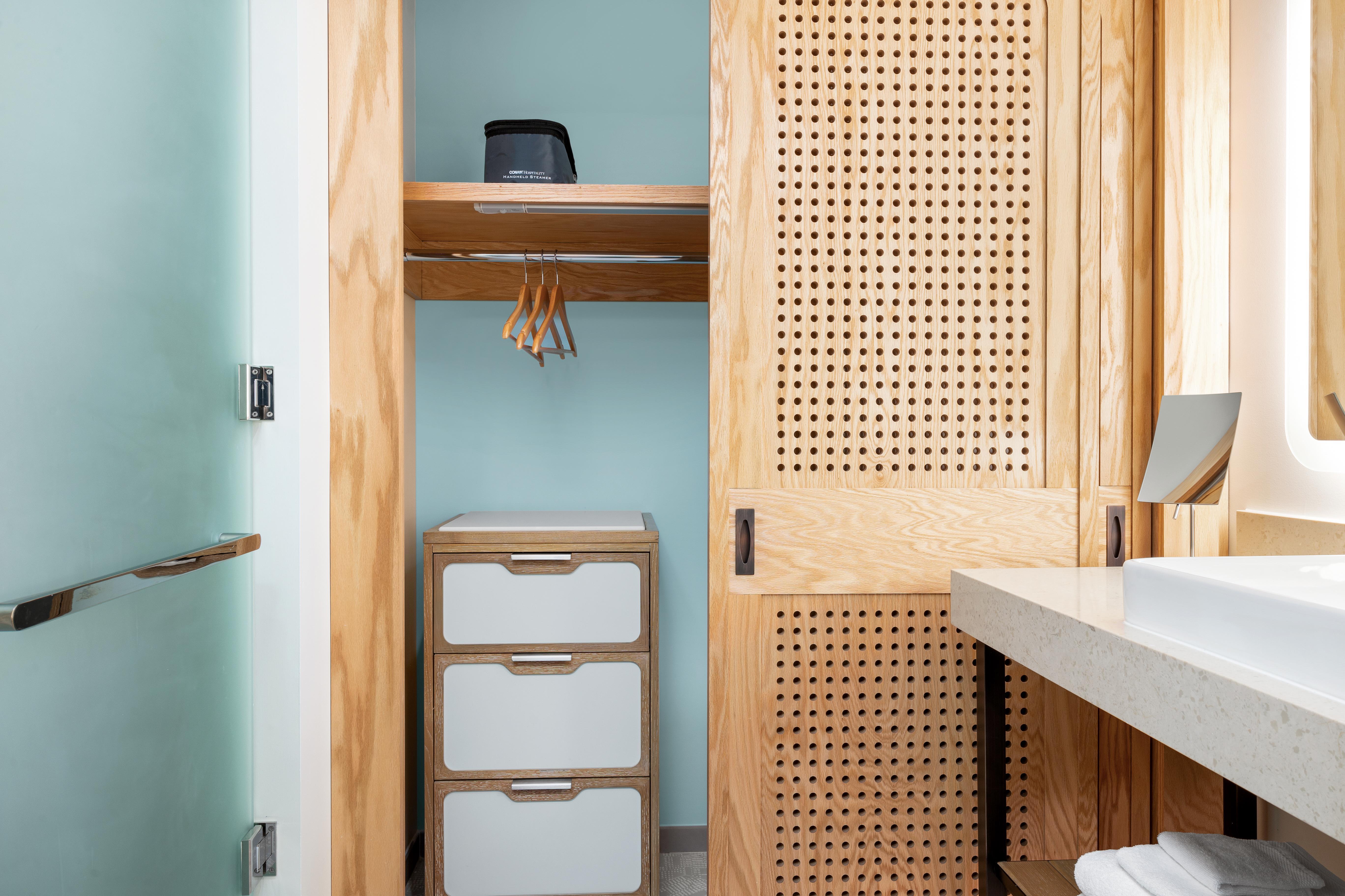 The Hiatus Clearwater Beach, Curio Collection by Hilton Room Type - 1 KING HEARING ACCESSIBLE