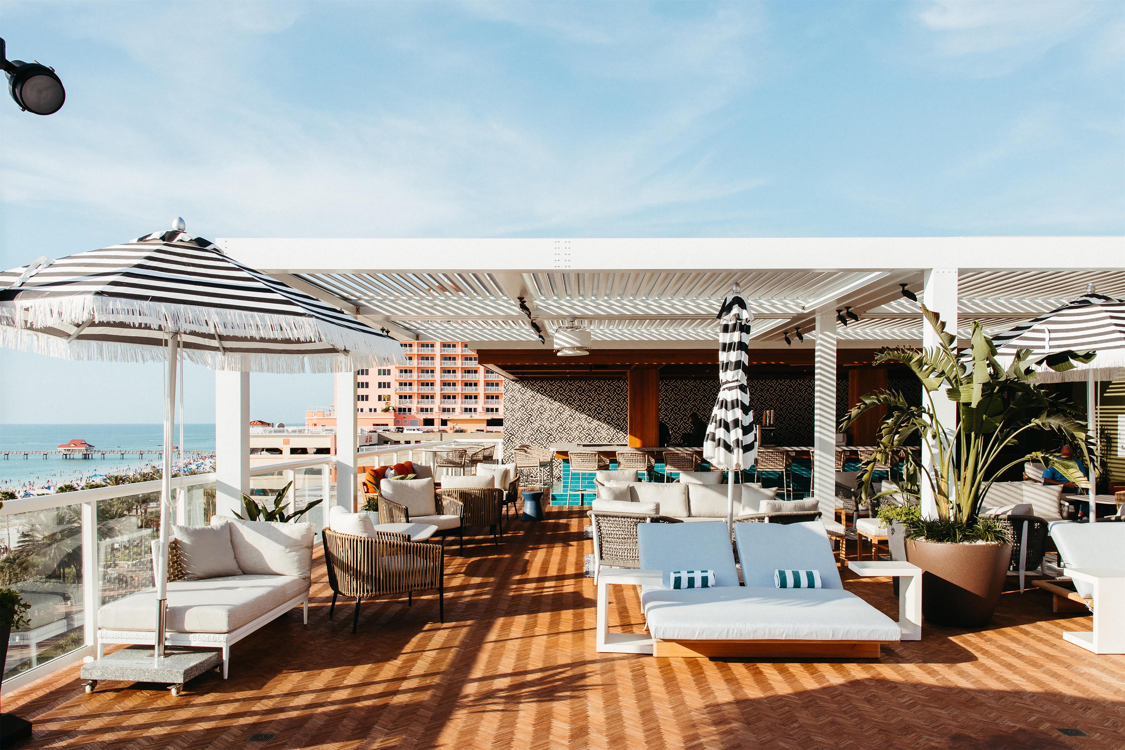 BarLounge | The Hiatus Clearwater Beach, Curio Collection By Hilton