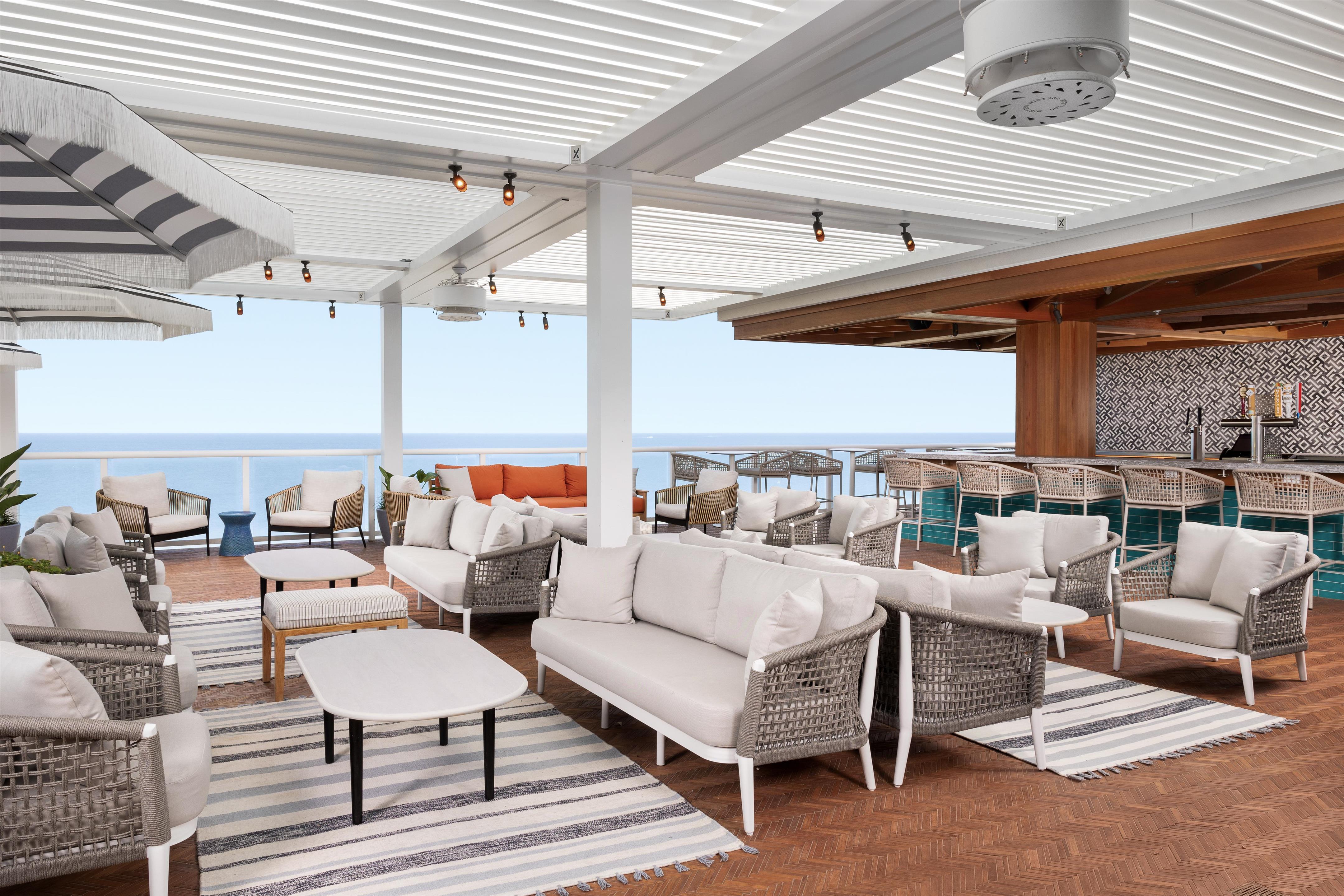 BarLounge | The Hiatus Clearwater Beach, Curio Collection By Hilton