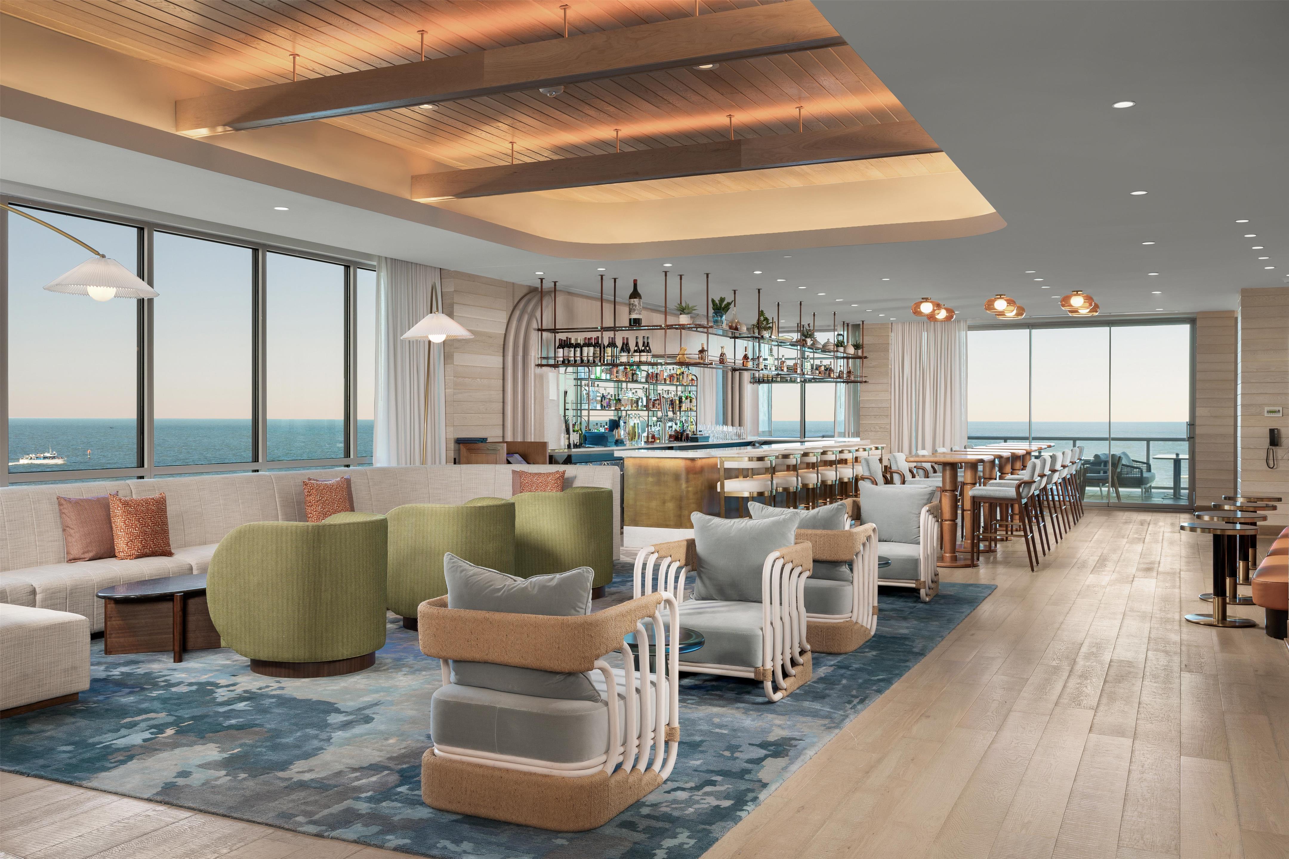 BarLounge | The Hiatus Clearwater Beach, Curio Collection By Hilton