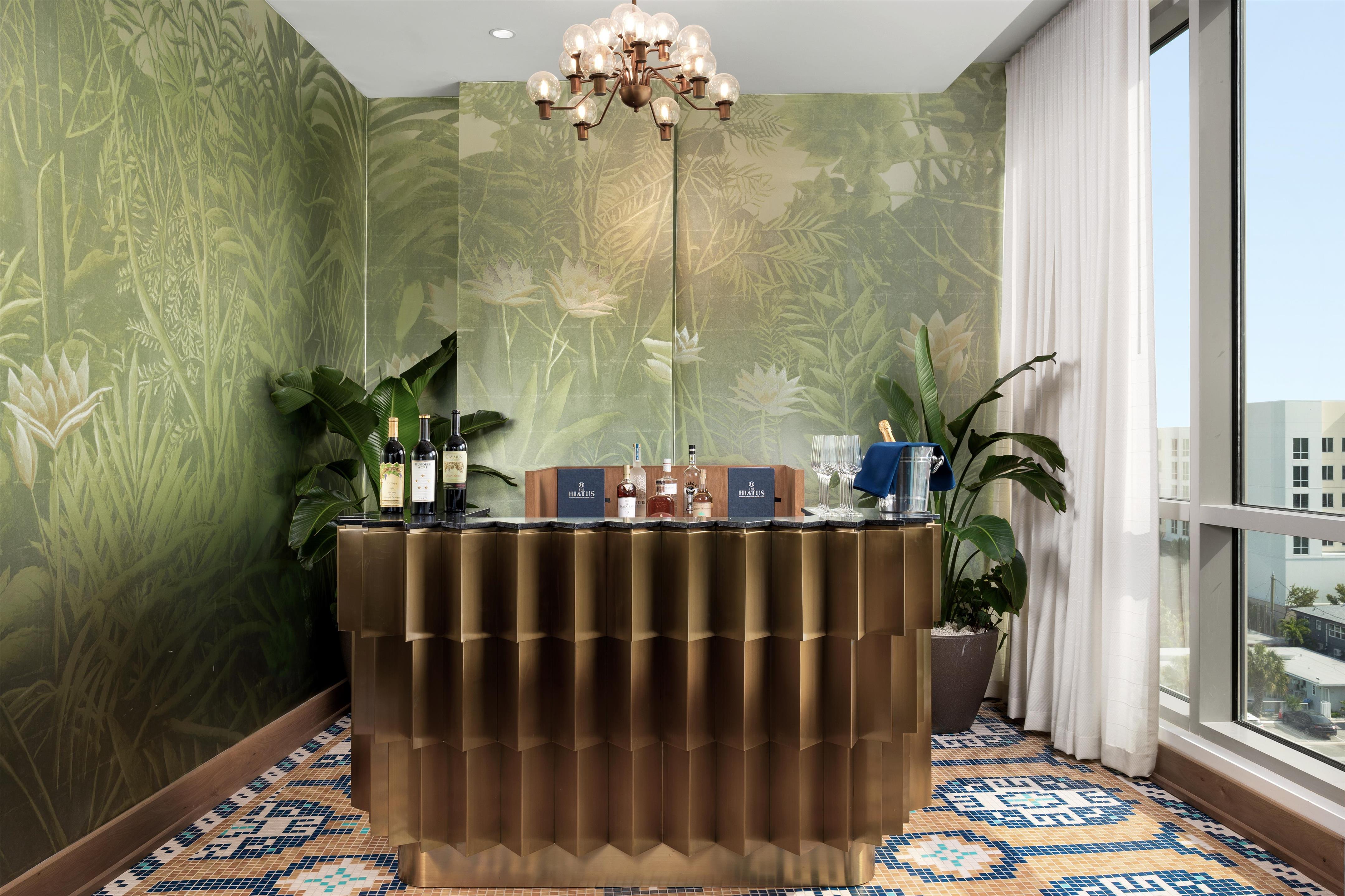 BarLounge | The Hiatus Clearwater Beach, Curio Collection By Hilton