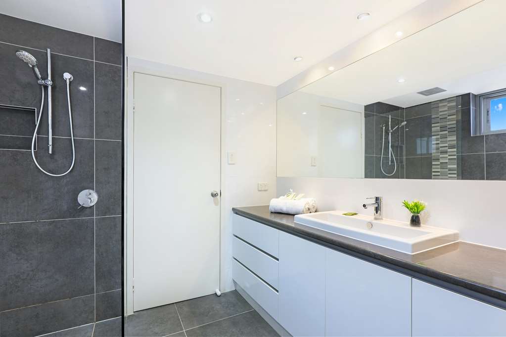ELOUERA TOWER APARTMENTS-guestroom-Guest Room,On-Site.jpg