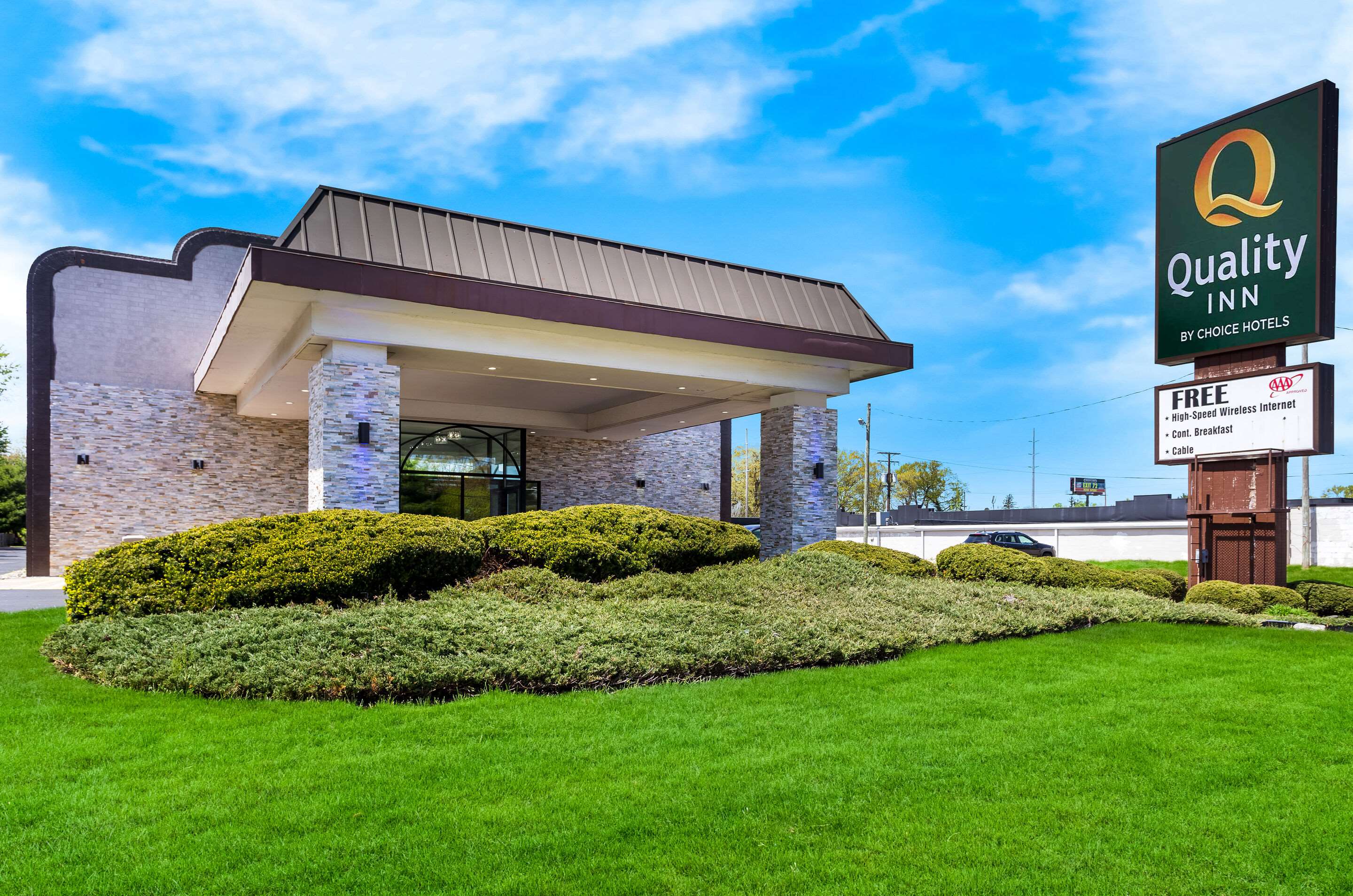 Hotel exterior | Quality Inn South Bend Near Notre Dame