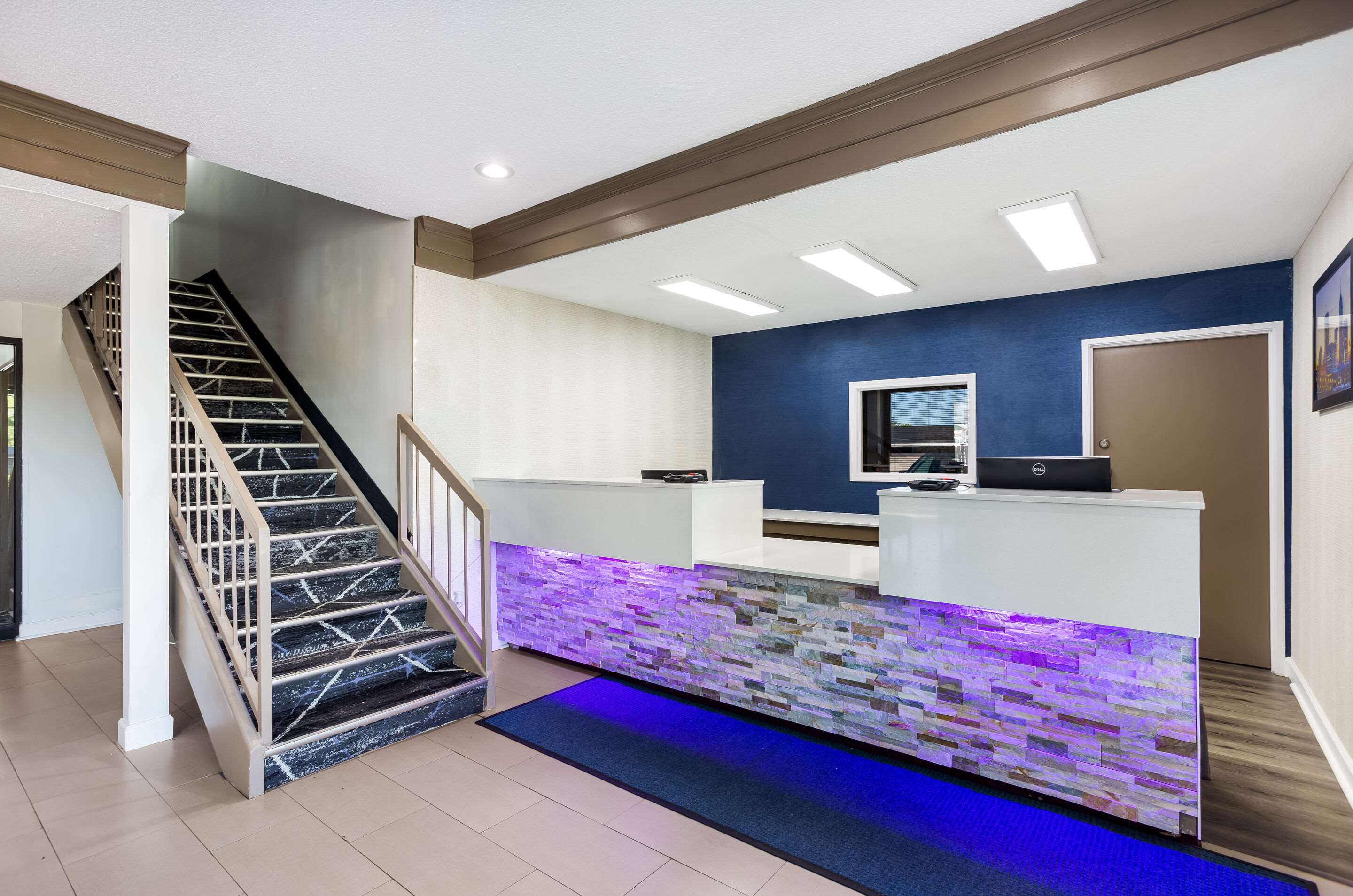 Front desk | Quality Inn South Bend Near Notre Dame