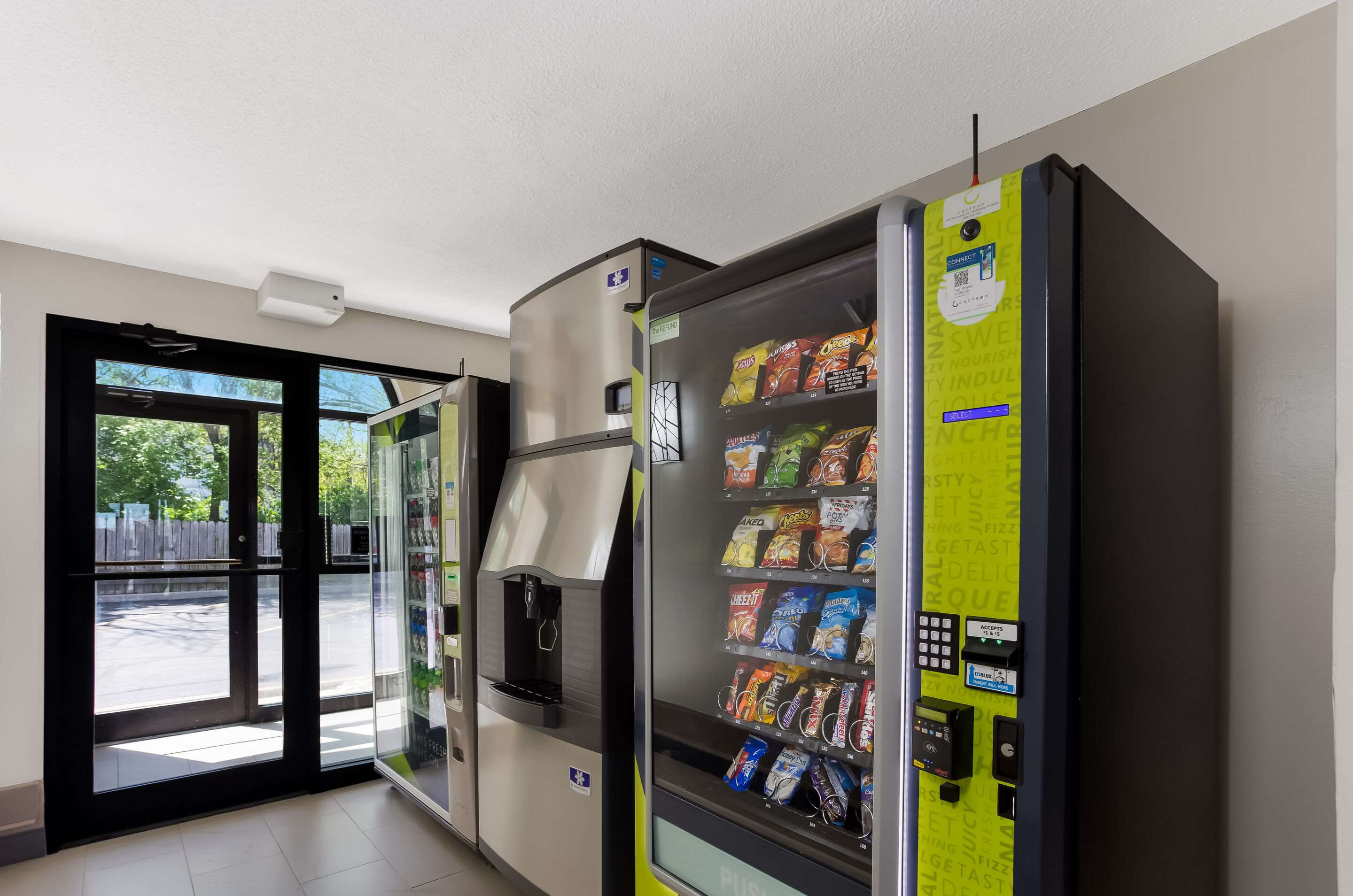 Hotel vending area | Quality Inn South Bend Near Notre Dame