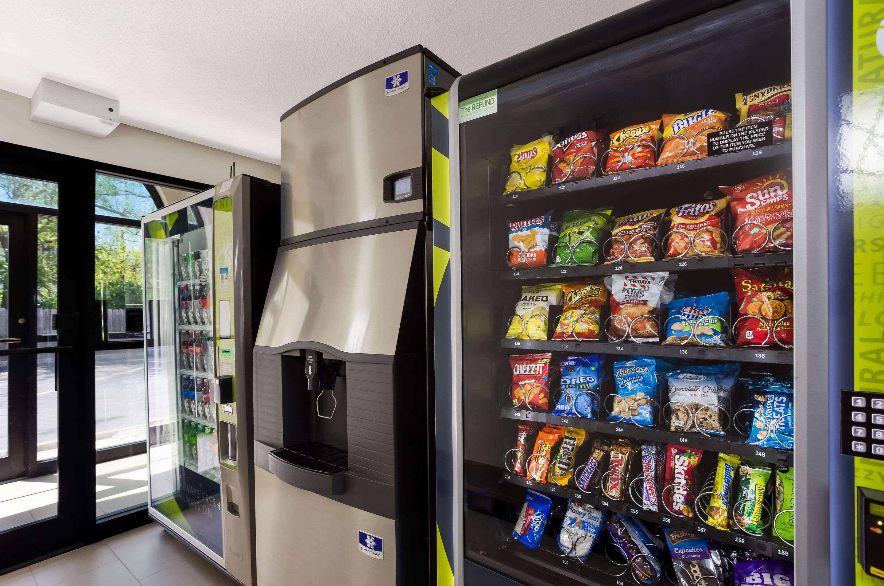 Hotel vending area | Quality Inn South Bend Near Notre Dame