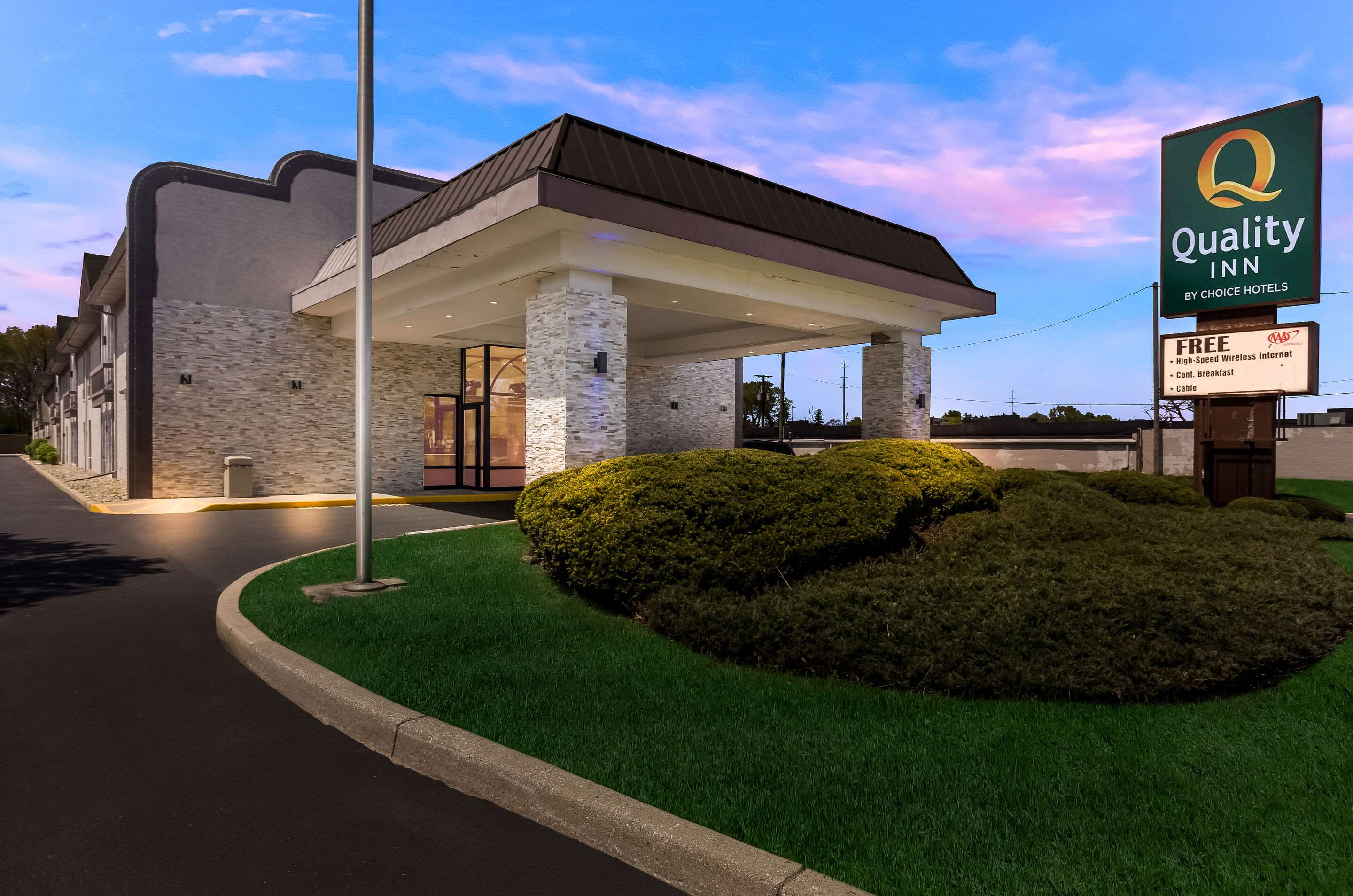 Twilight | Quality Inn South Bend Near Notre Dame