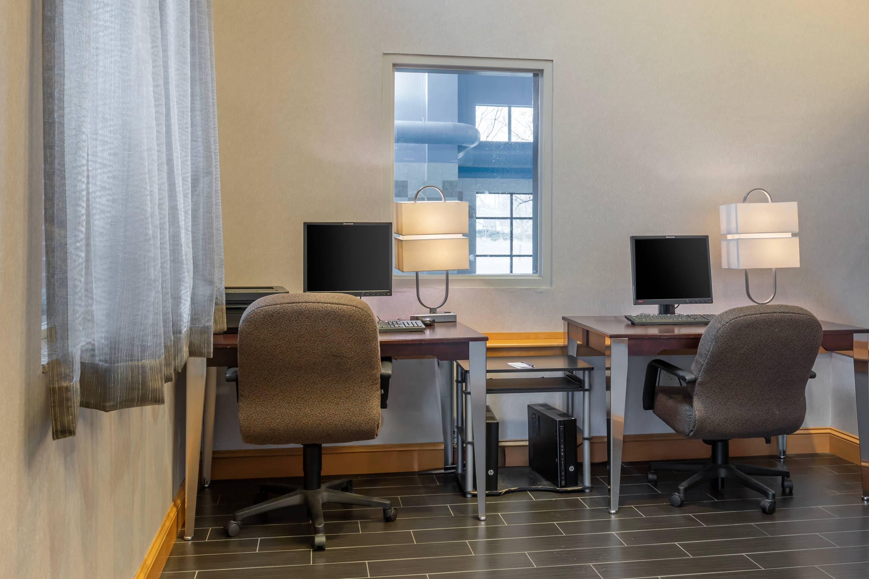 Computer in the lobby | Comfort Suites Boise West Meridian