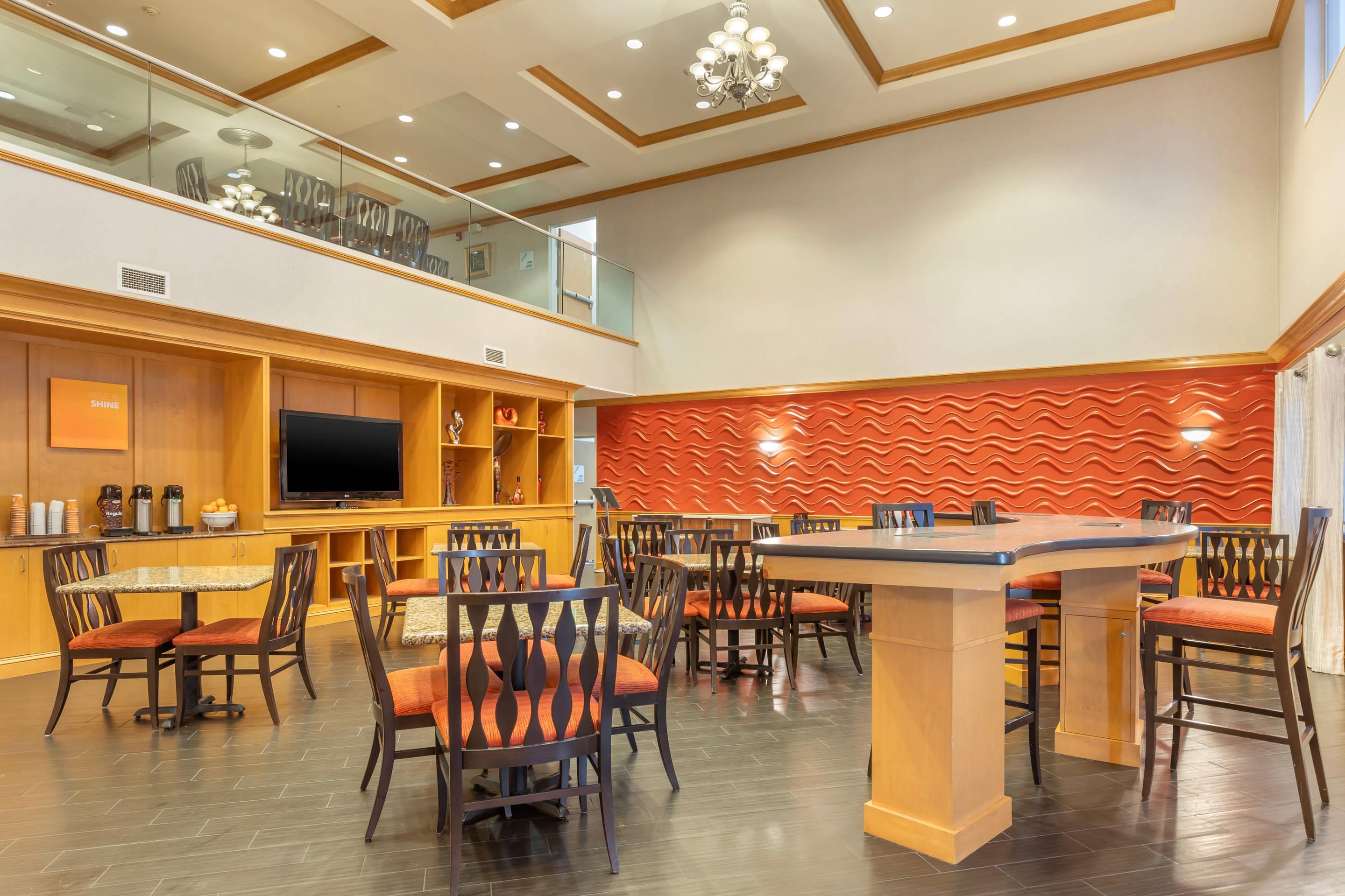 Breakfast area | Comfort Suites Boise West Meridian