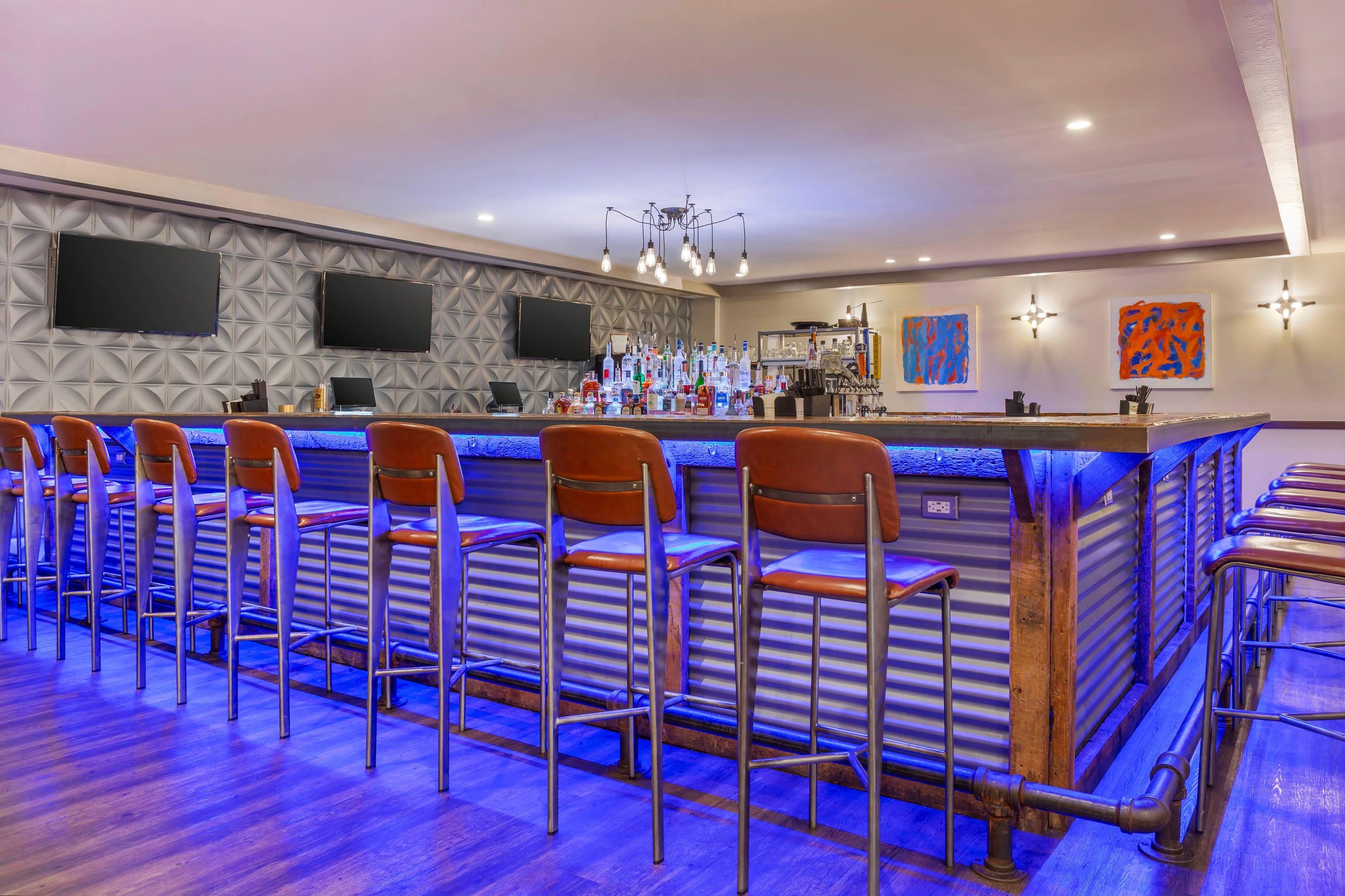 Hotel Bar | Radisson Hotel Southfield-Detroit