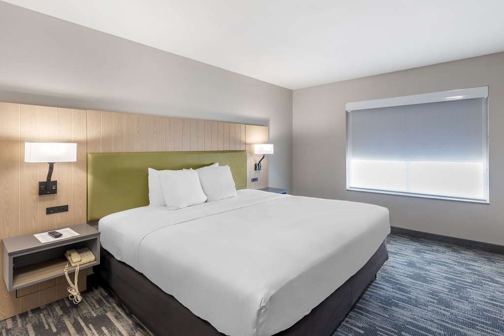 COUNTRY INN AND SUITES BY RADISSON-guestroom-Guest Room,Suite,On-Site.jpg