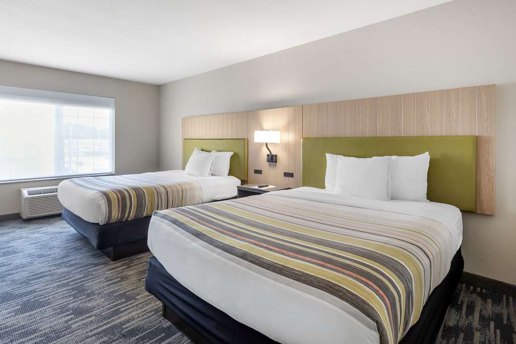 COUNTRY INN AND SUITES BY RADISSON-guestroom-Guest Room,On-Site.jpg