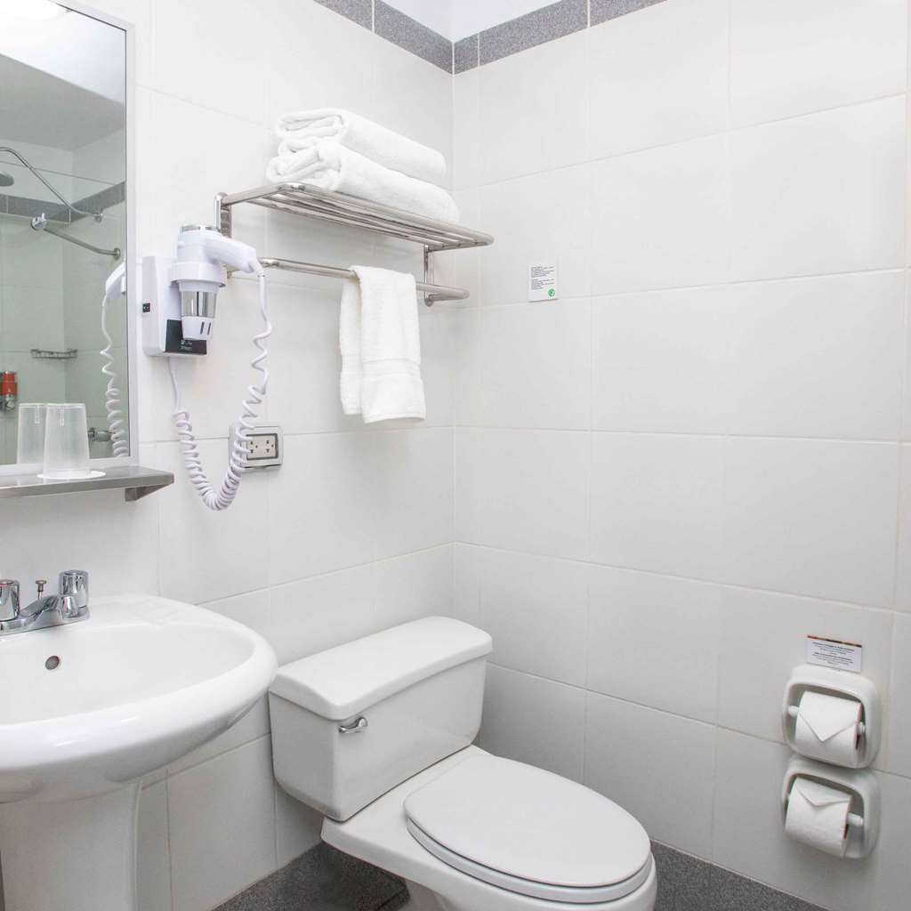CASA ANDINA STANDARD CUSCO CATEDRAL-guestroom-Guest Room,Bathroom,On-Site.jpg