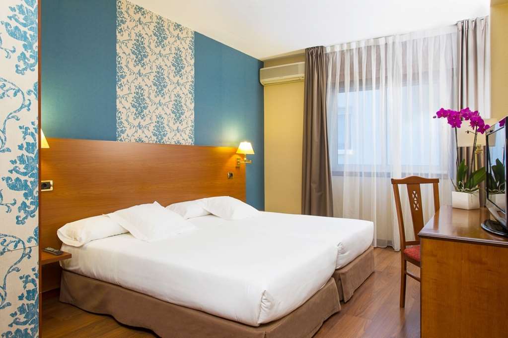 OCA IPANEMA HOTEL-guestroom-Guest Room,On-Site.jpg